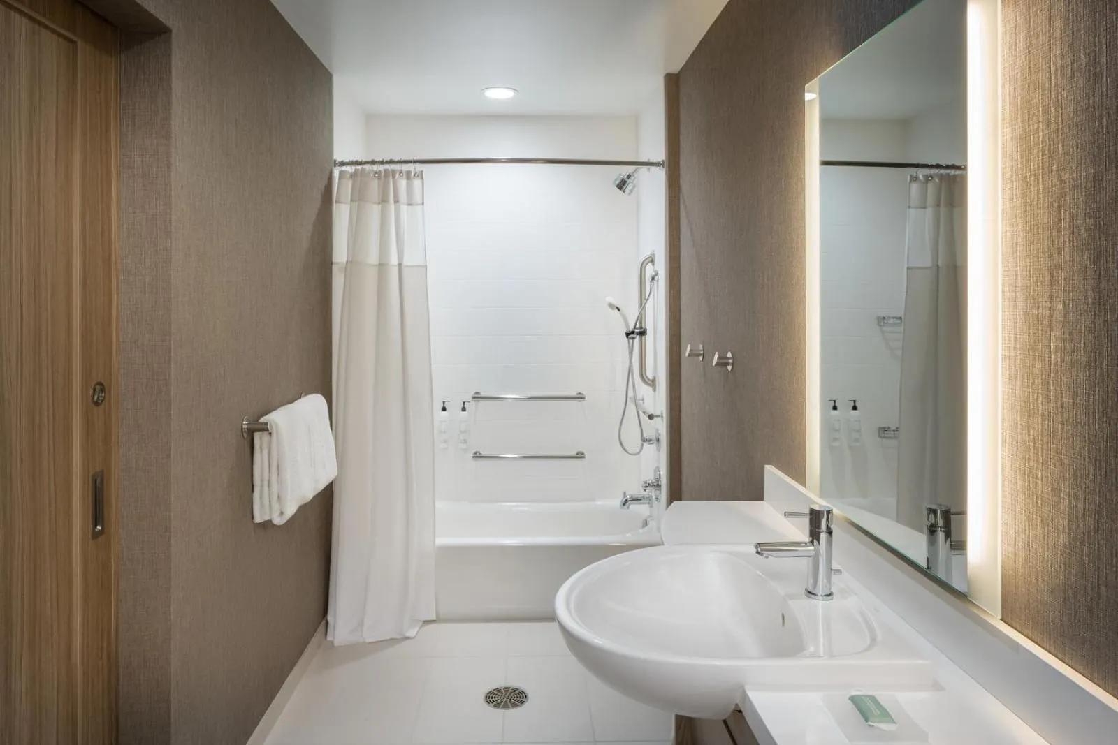 Shower in Springhill Suites by Marriott Newburgh Evansville