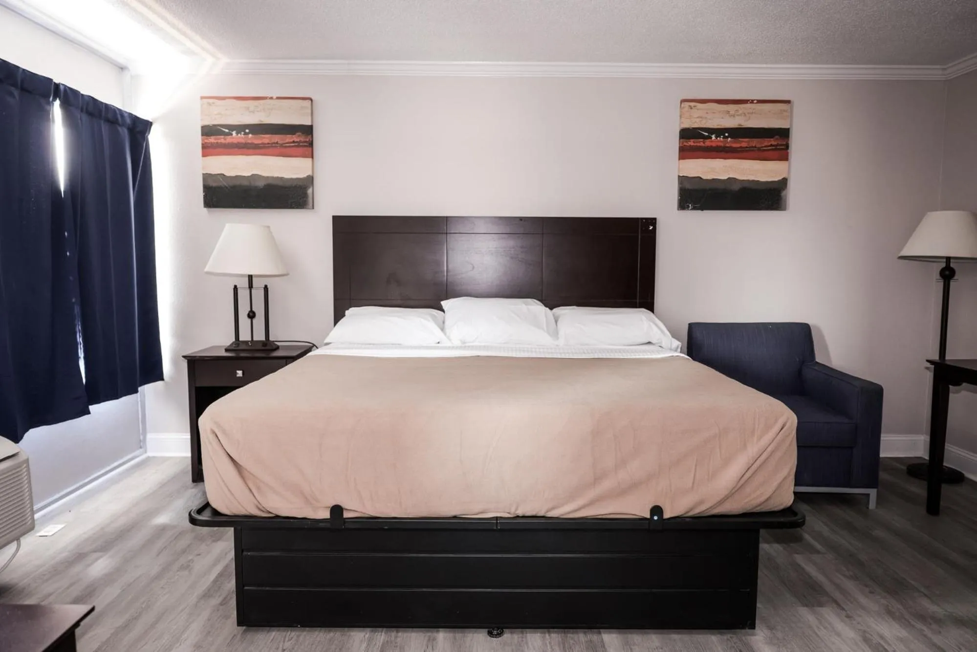 Bedroom, Bed in Riverside Inn & Suites Danville Virginia