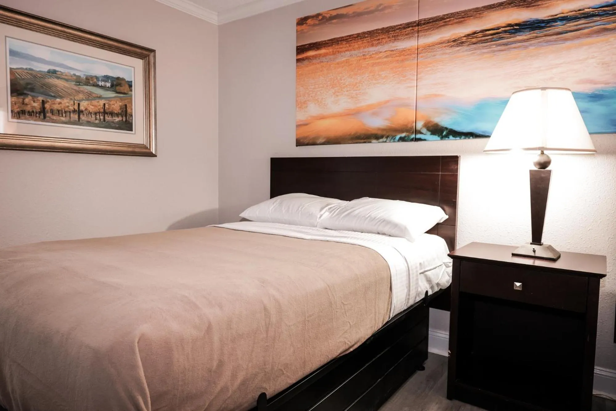 Bedroom, Bed in Riverside Inn & Suites Danville Virginia