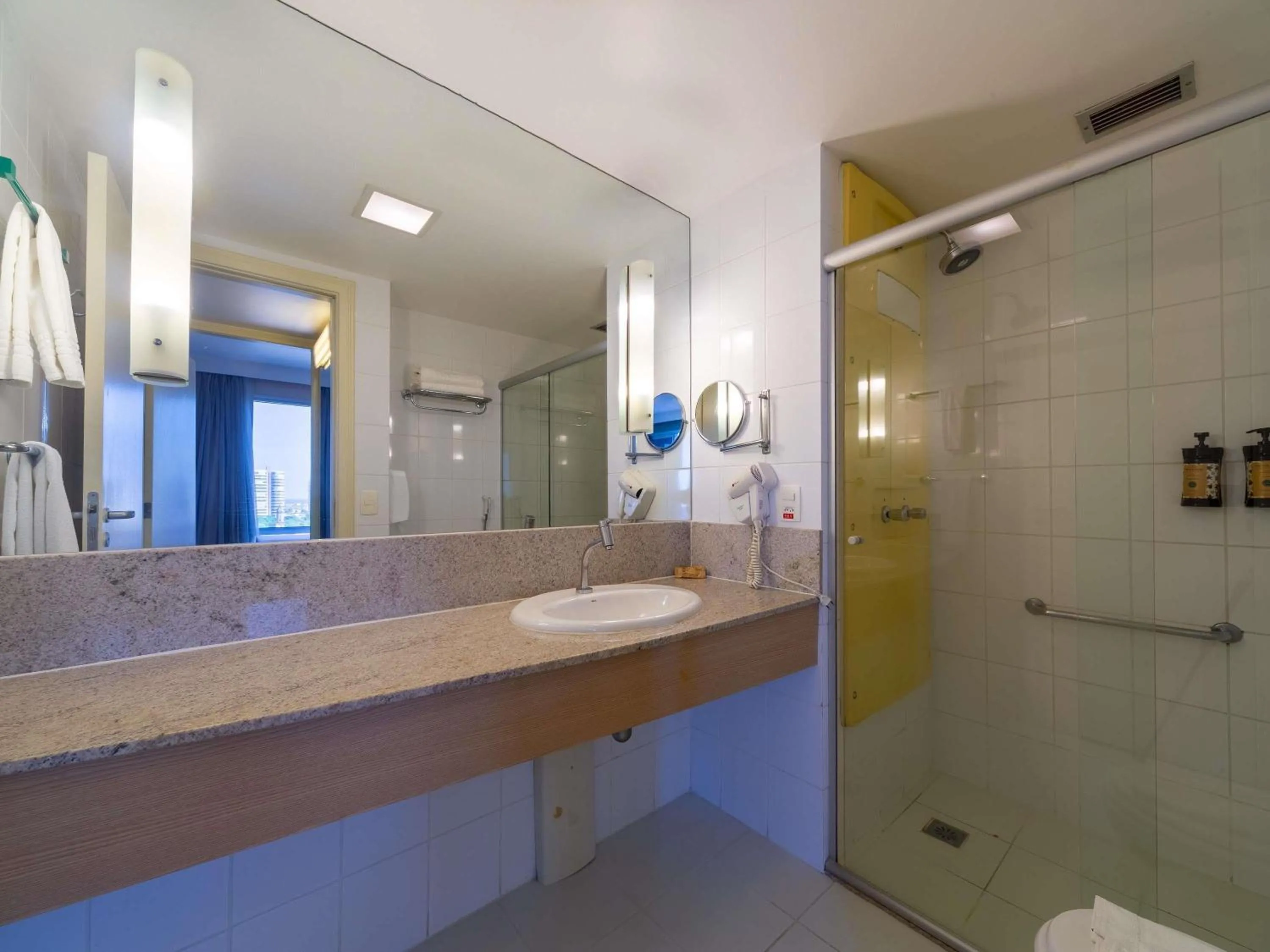 Bedroom in Mercure Manaus