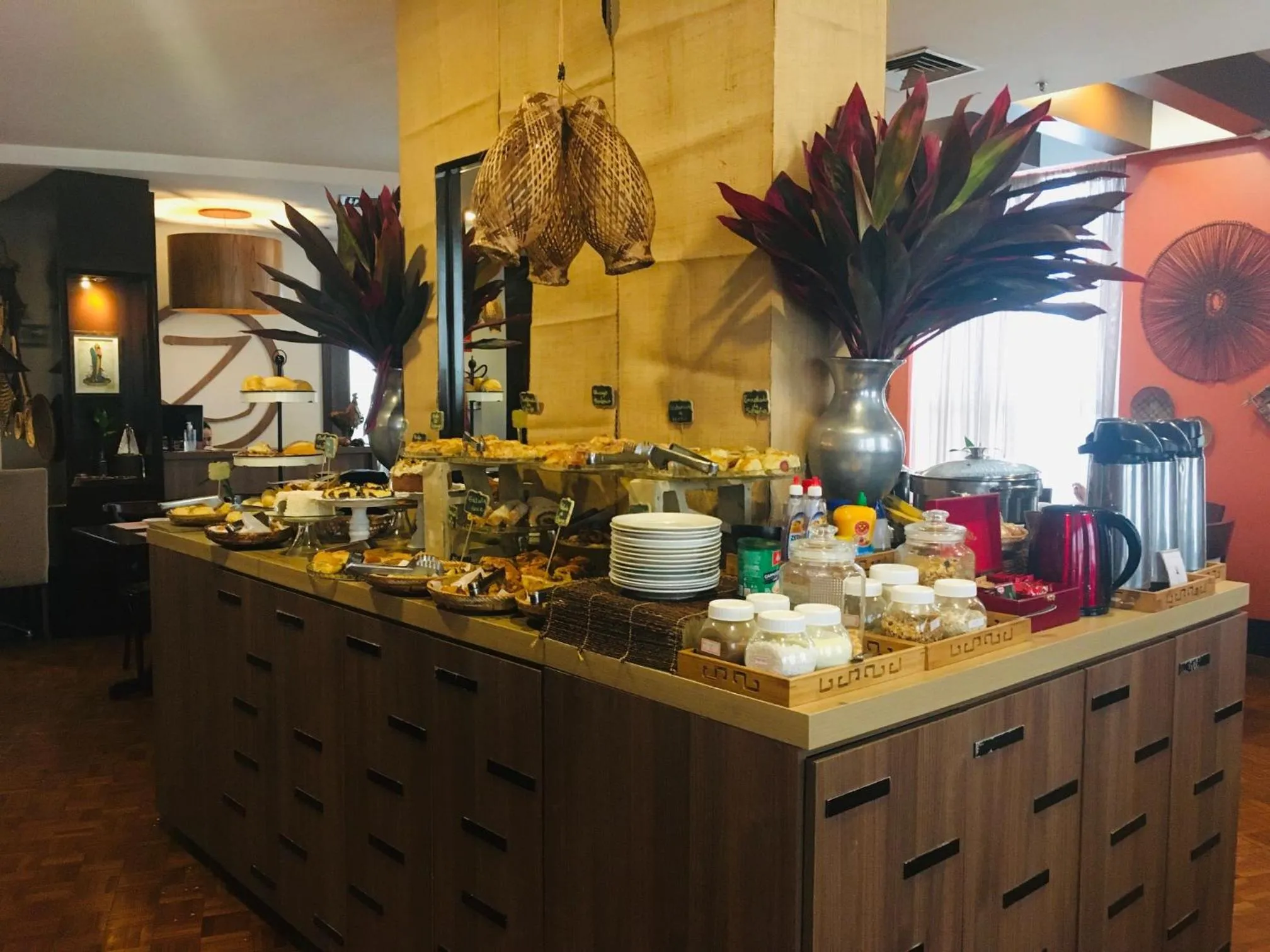 Buffet breakfast in Mercure Manaus