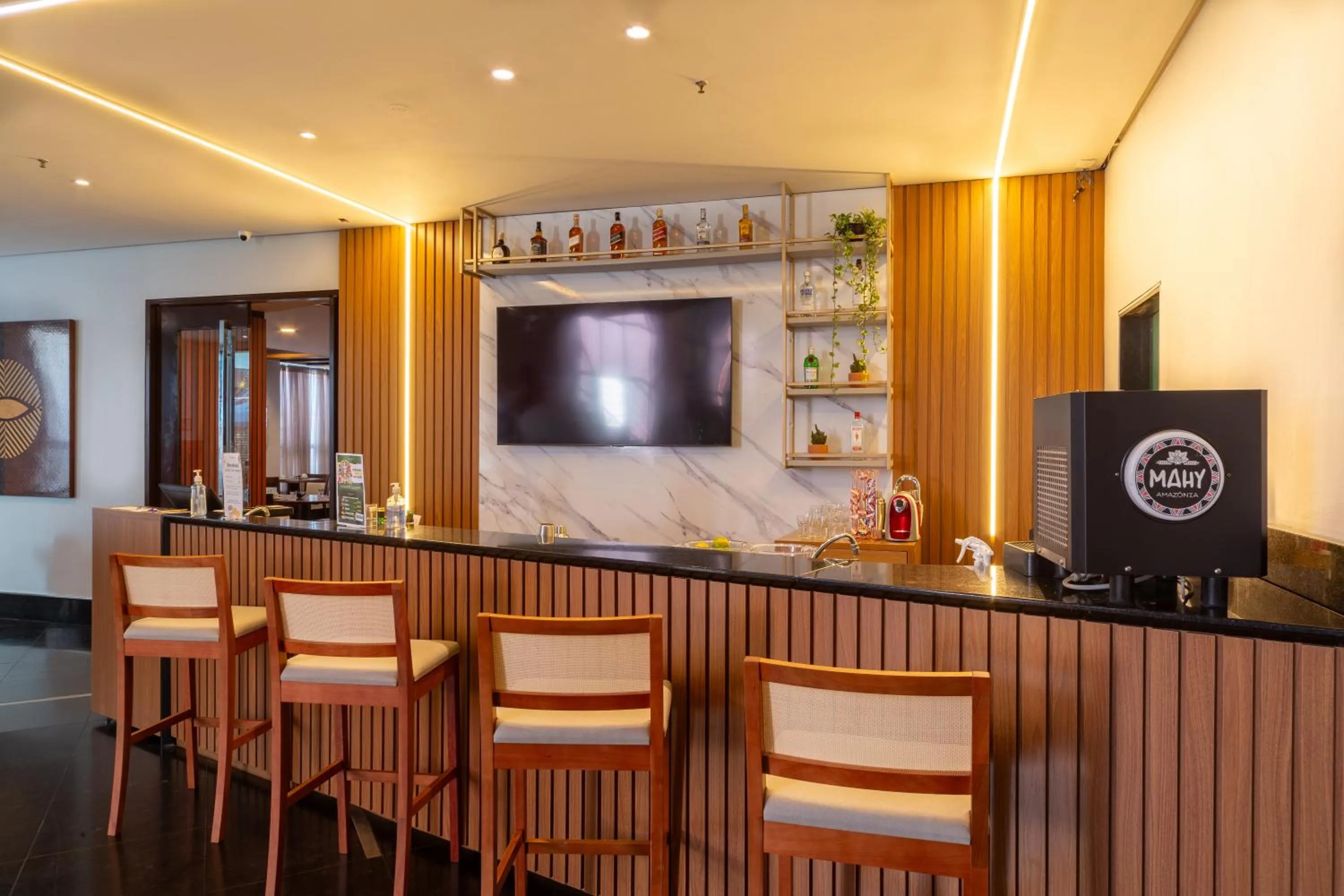 Lounge or bar in Mercure Manaus