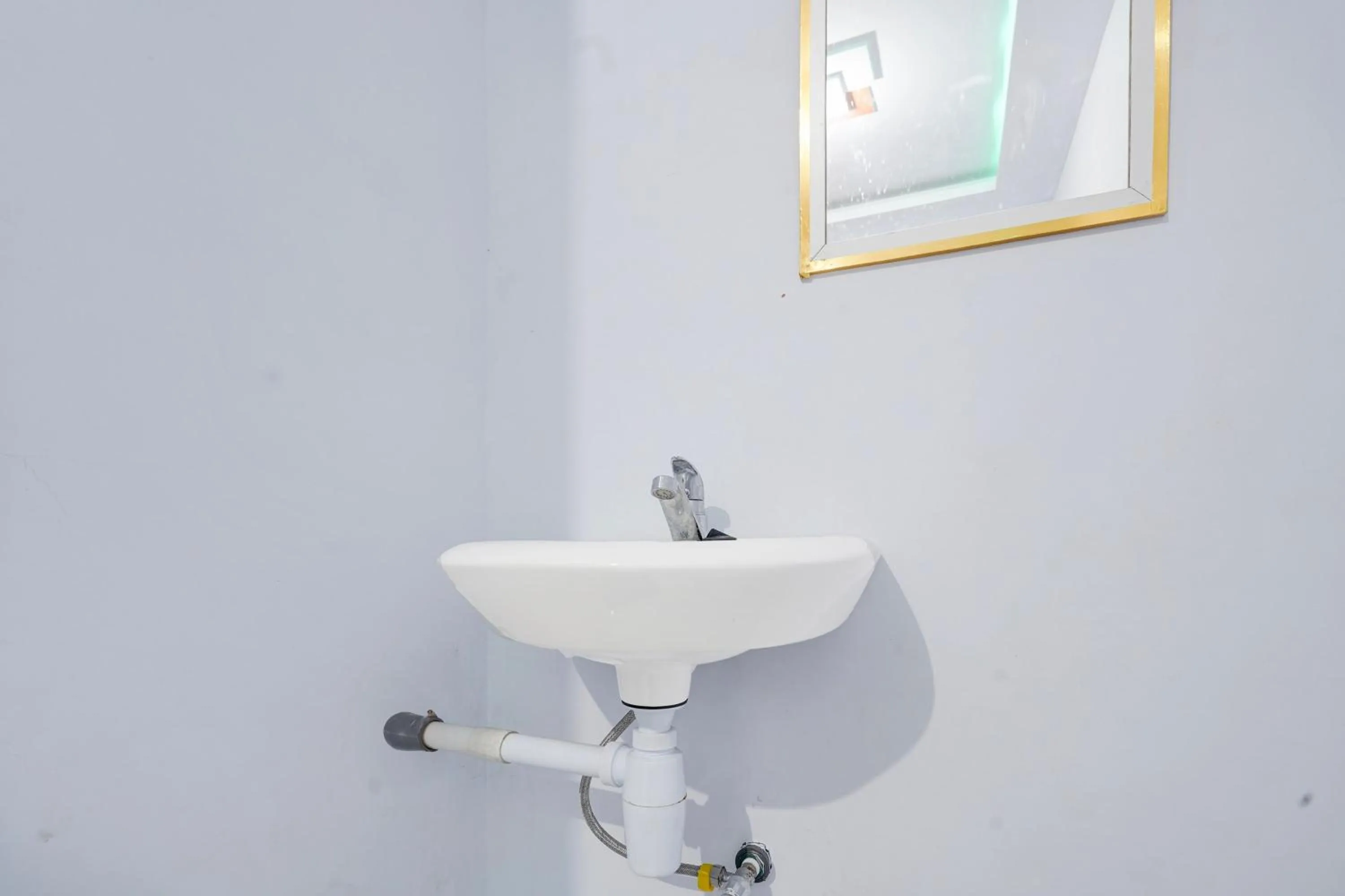 Bathroom in Hotel O Guest House Cinta Damai