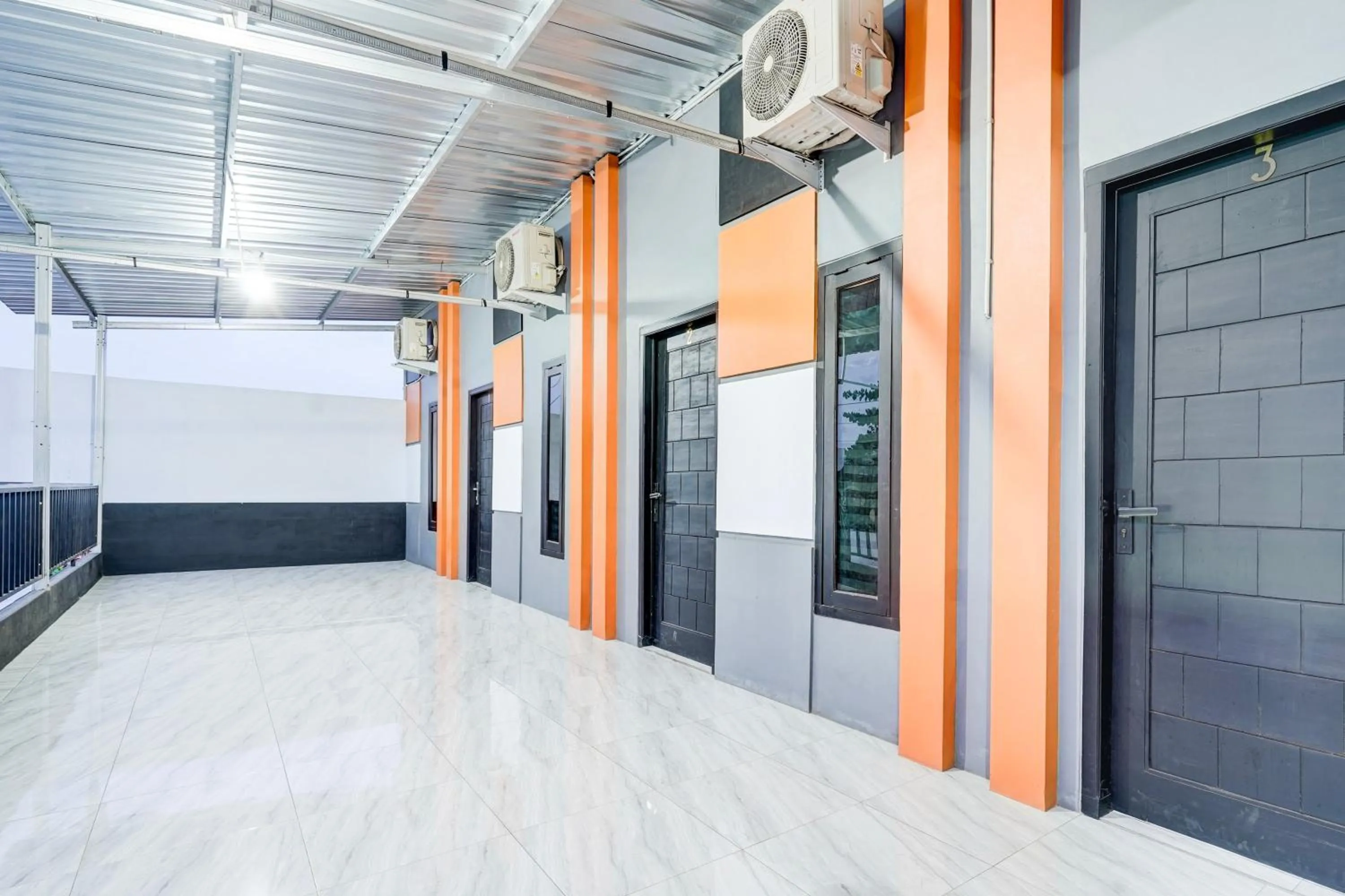 Lobby or reception in Hotel O Guest House Cinta Damai