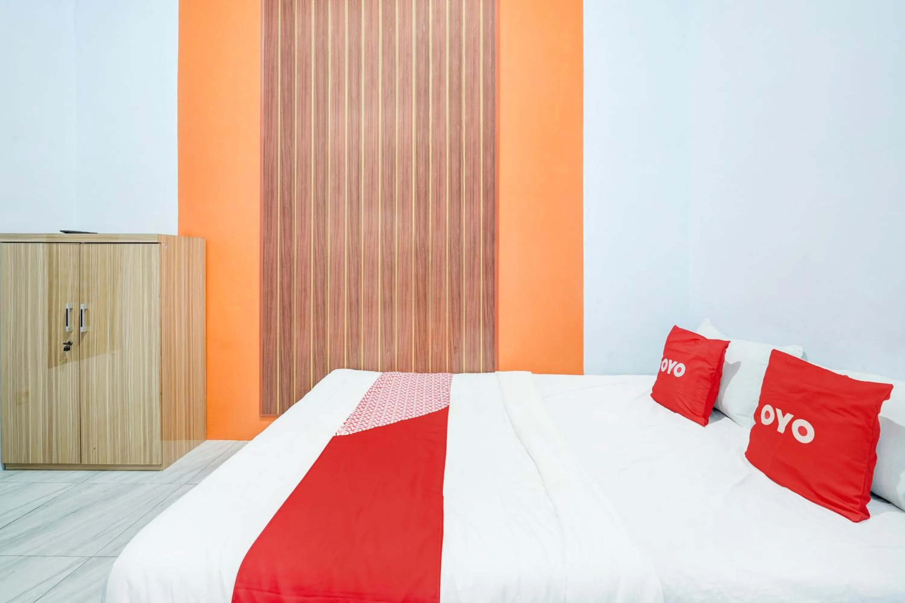 Bedroom, Bed in Hotel O Guest House Cinta Damai
