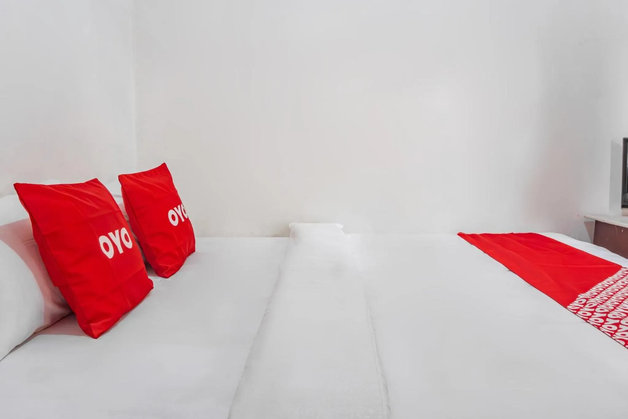 Bedroom, Bed in Hotel O Guest House Pahlawan Syariah