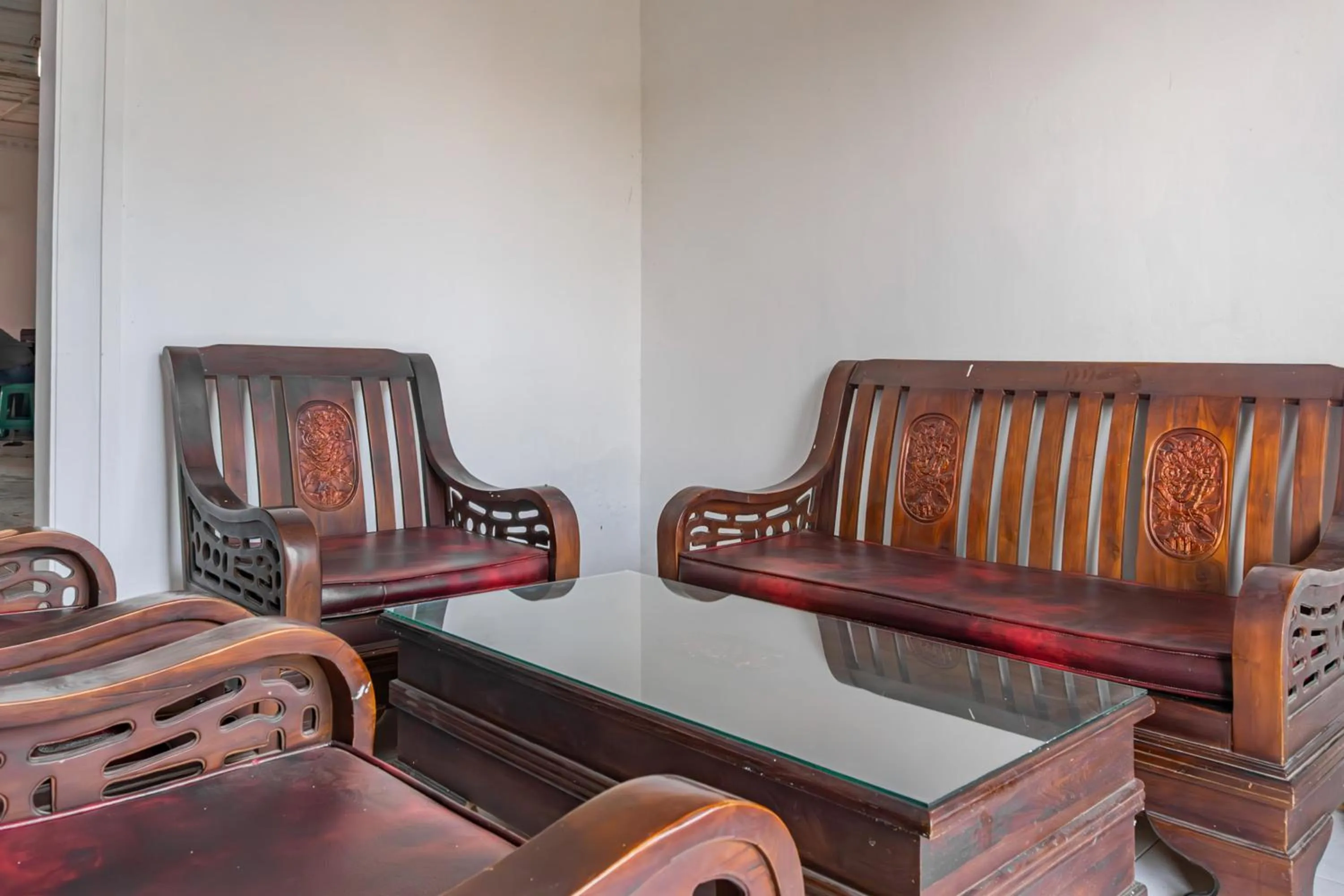 Lobby or reception in Hotel O Guest House Pahlawan Syariah