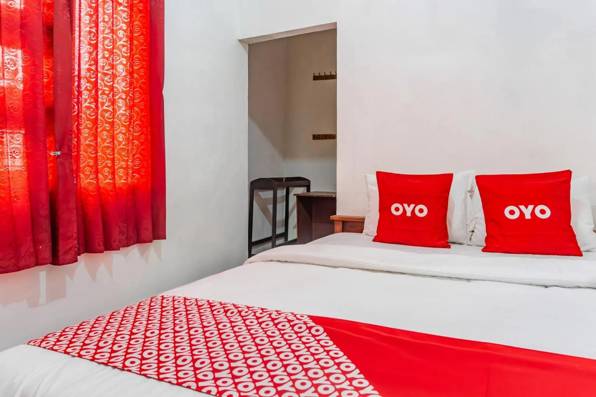 Bedroom, Bed in Hotel O Guest House Pahlawan Syariah