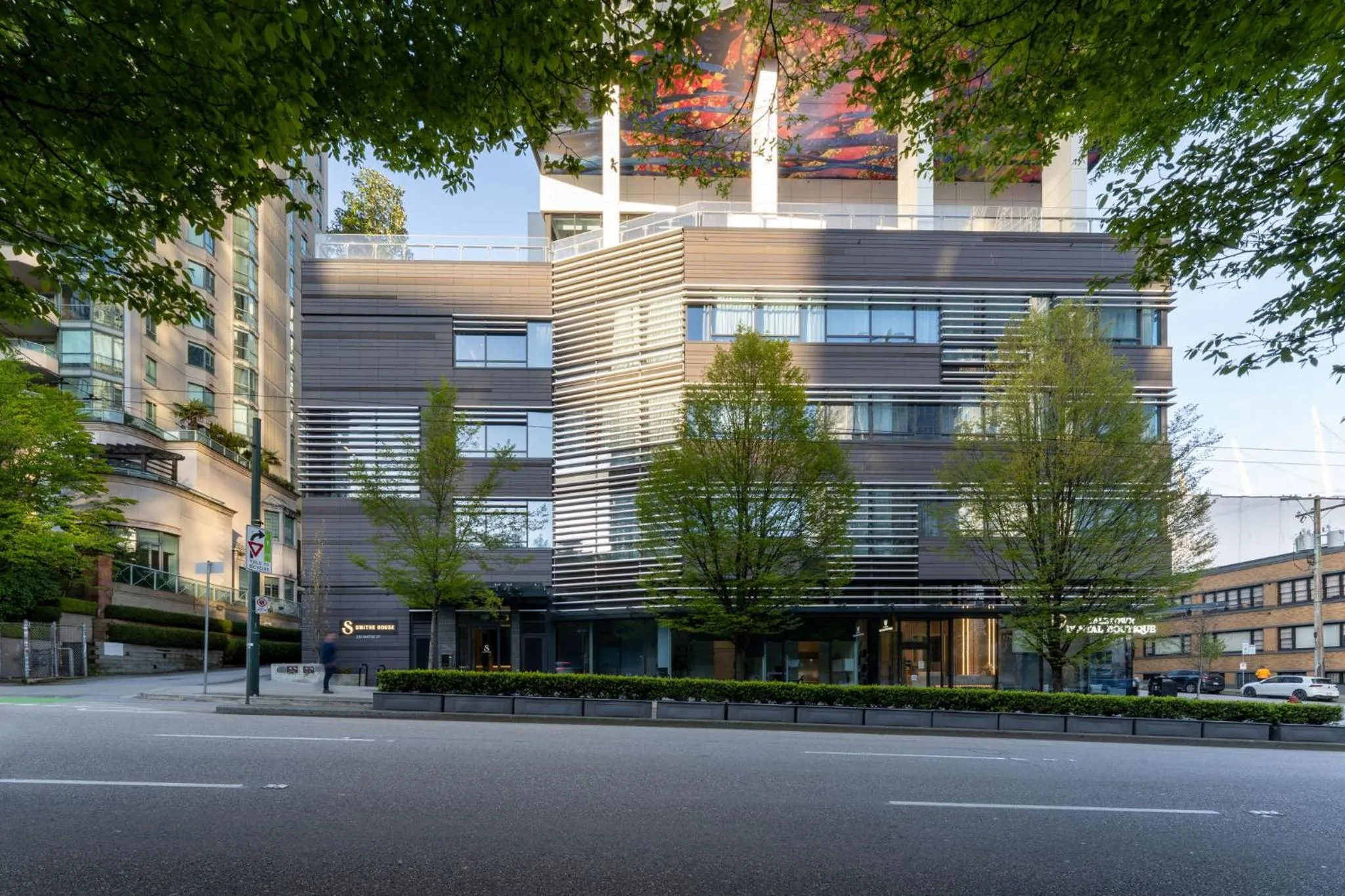 Property building in Smithe House