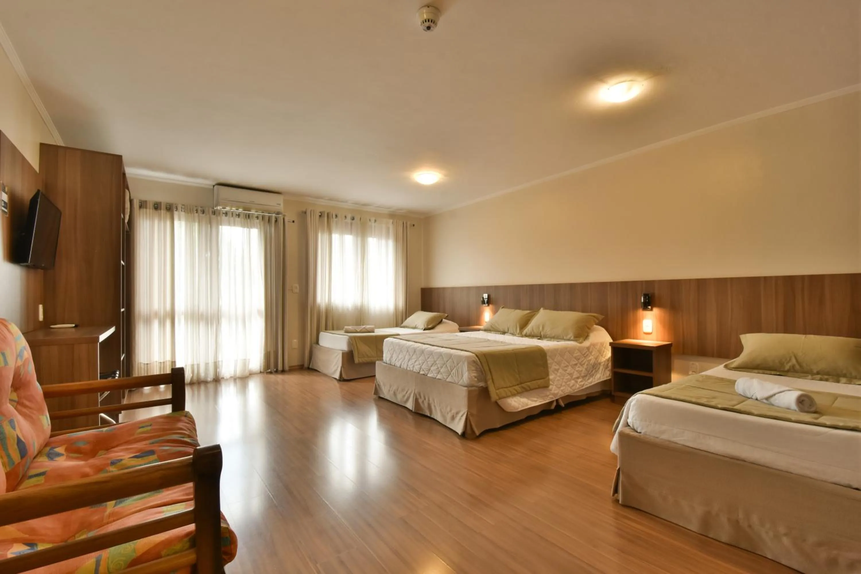 Photo of the whole room, Bed in Pousada Stillo Gramado