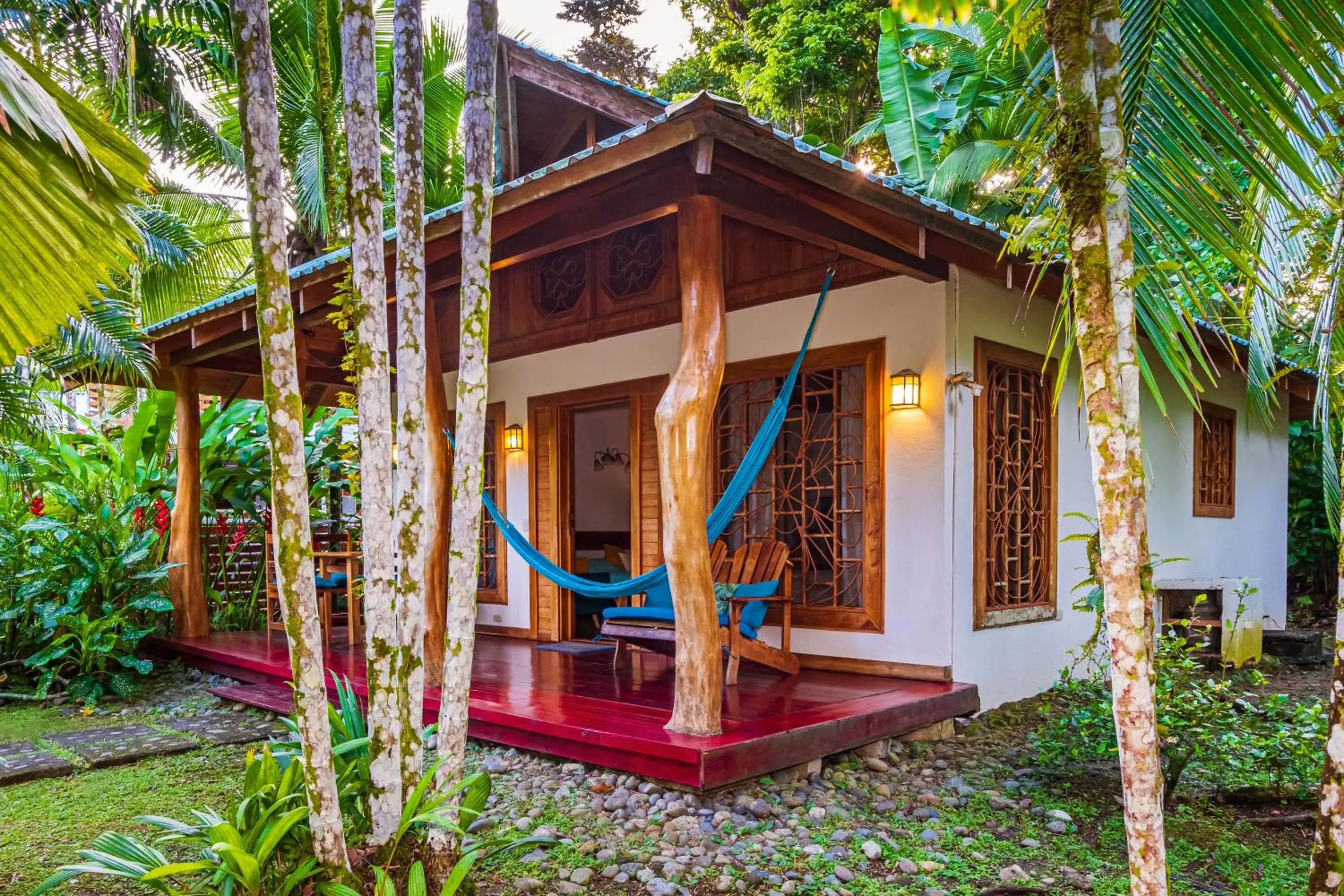 Bungalow Deluxe with Air Conditioning in El Nido Jungle Lodge Bungalow Deluxe with Air Conditioning in El Nido Jungle Lodge