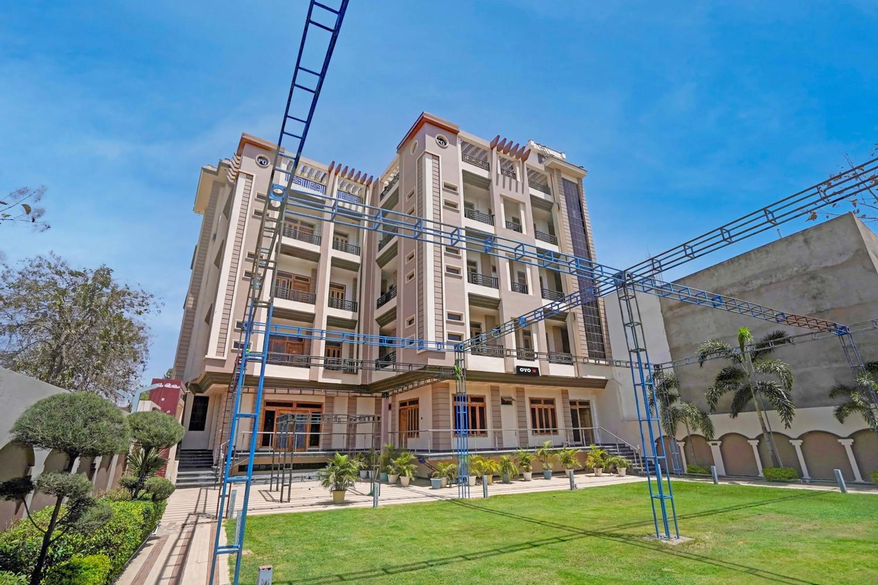 Facade/entrance in Hotel O Pramod Garden