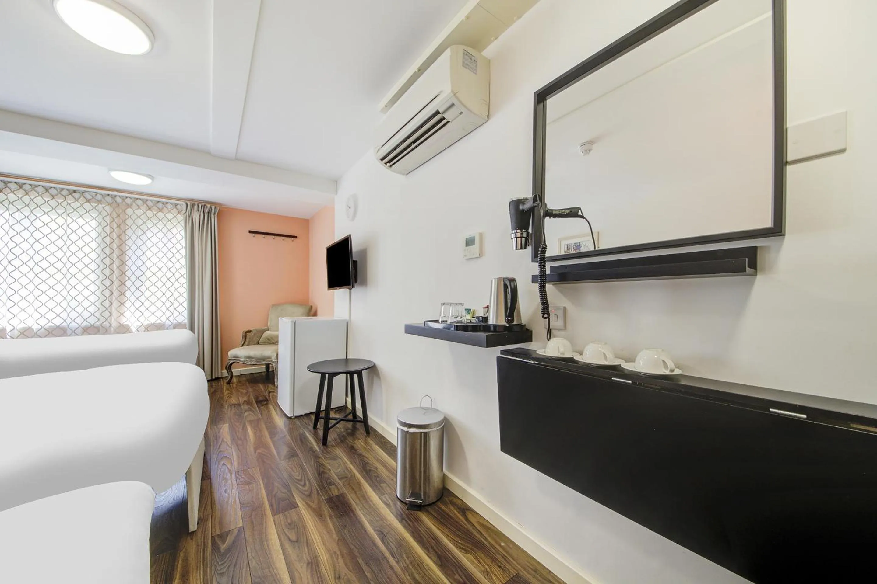 Bedroom, Bathroom in OYO Grantly Hotel