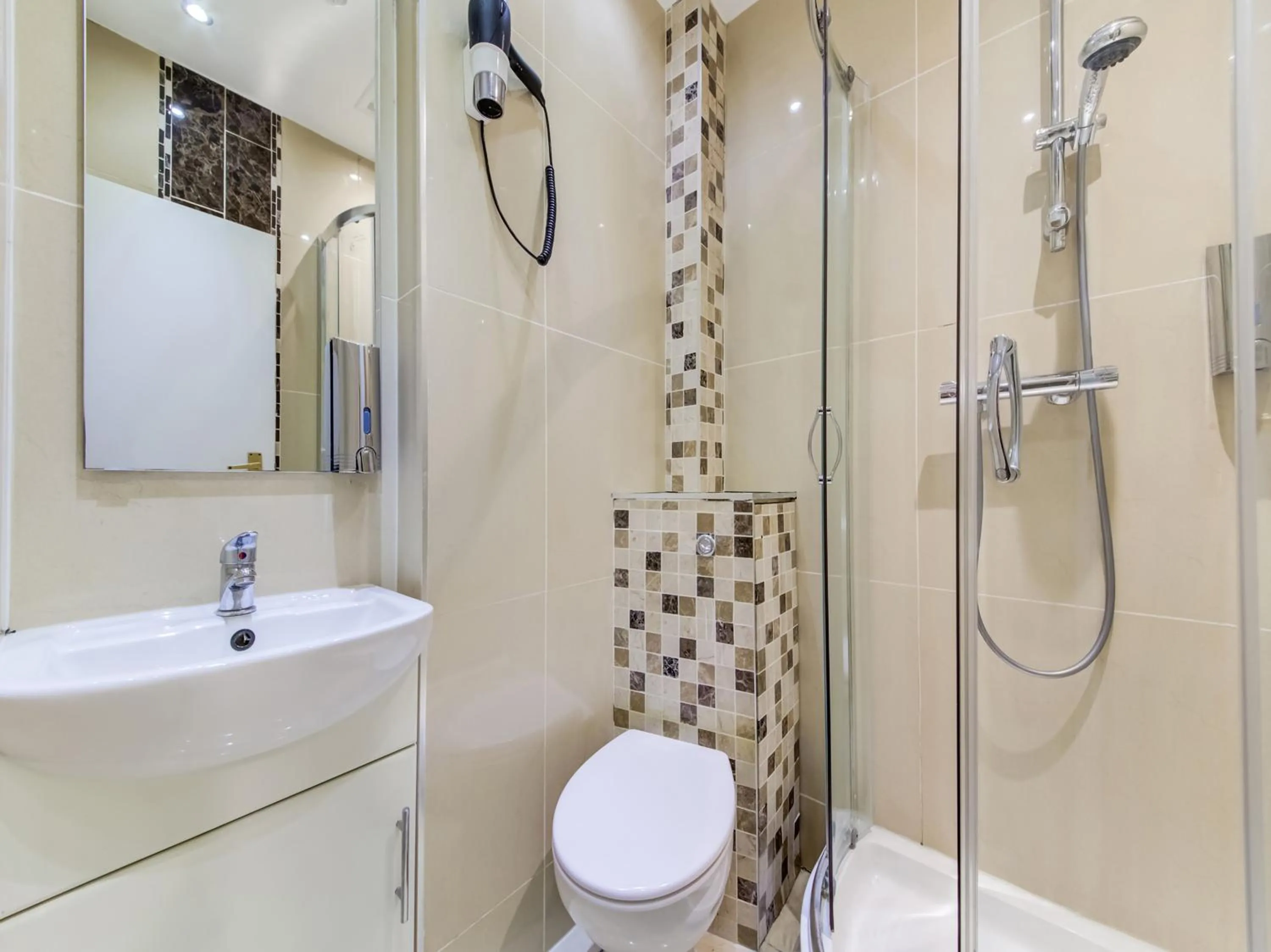 Bathroom in OYO Grantly Hotel