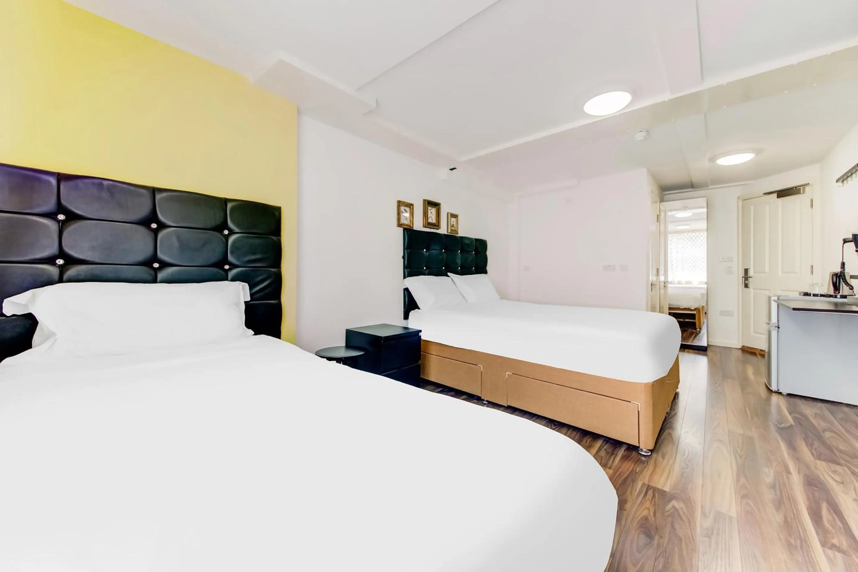 Bedroom in OYO Grantly Hotel