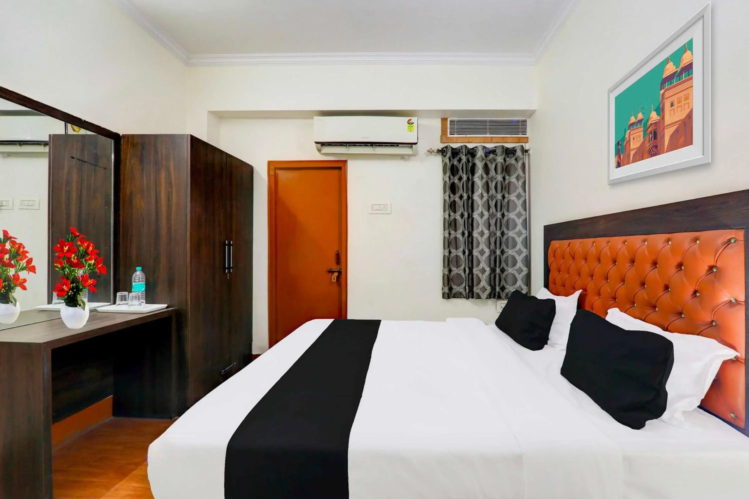 Bedroom, Bed in Super Collection O Alambagh Formerly BM Palace Bedroom, Bed in Super Collection O Alambagh Formerly BM Palace