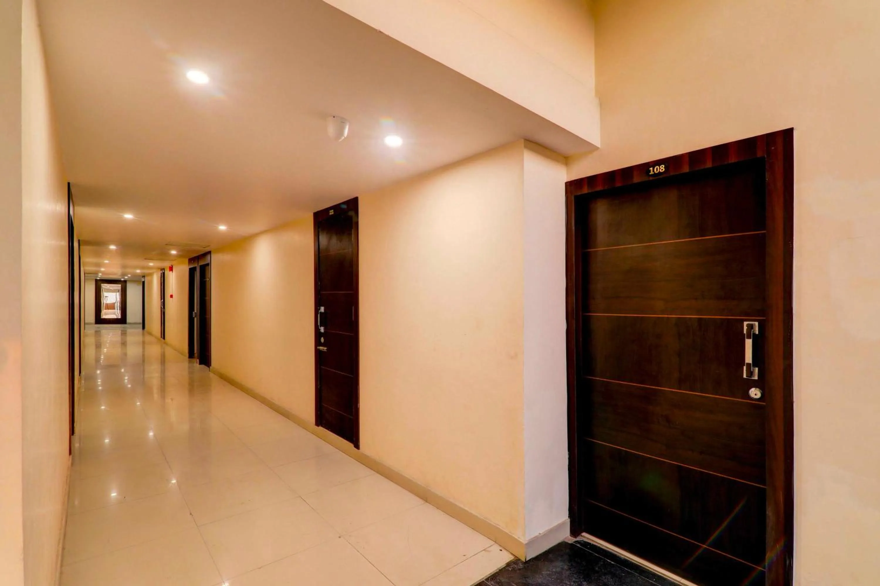 Lobby or reception in Super Collection O Alambagh Formerly BM Palace