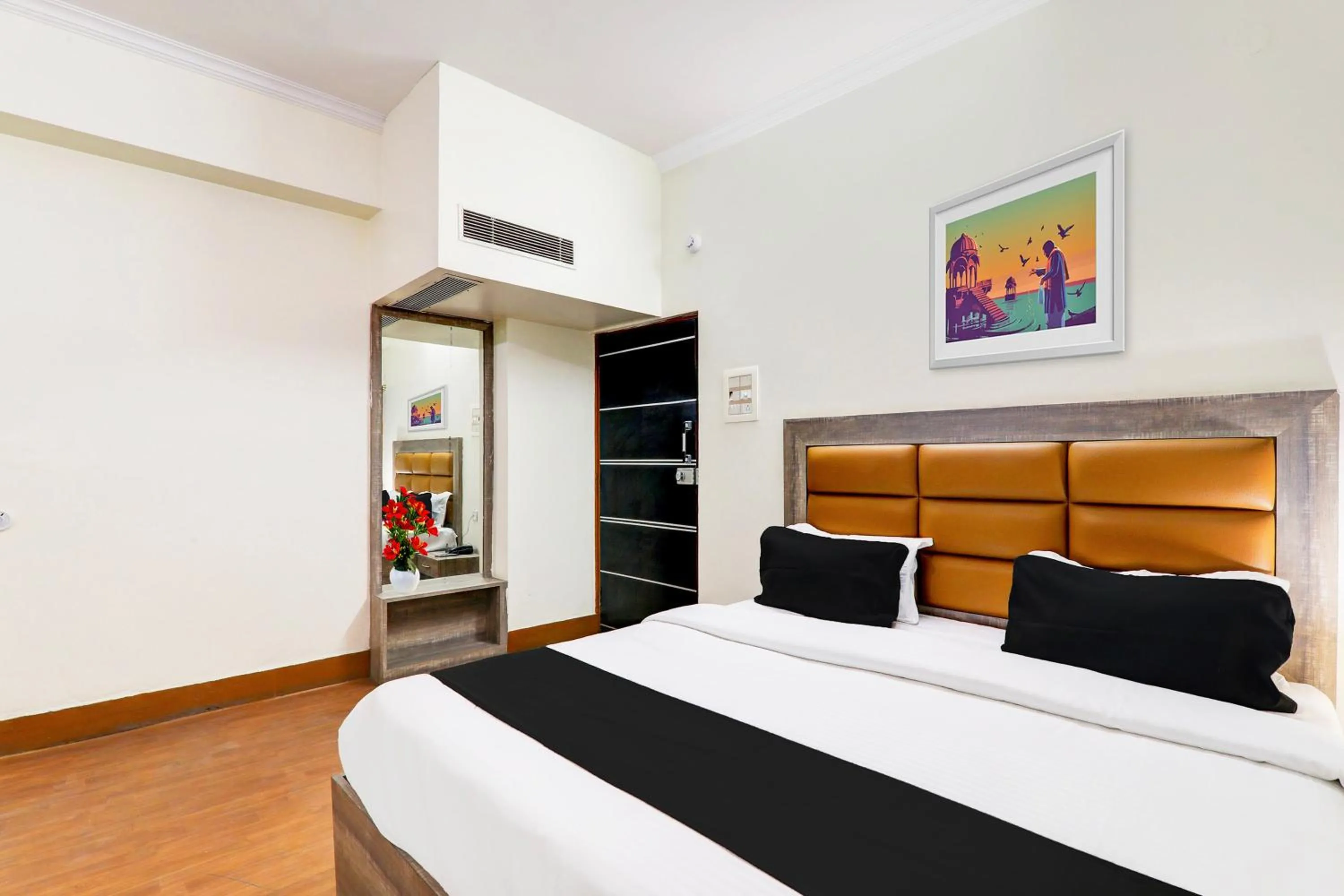 Bedroom, Bed in Super Collection O Alambagh Formerly BM Palace