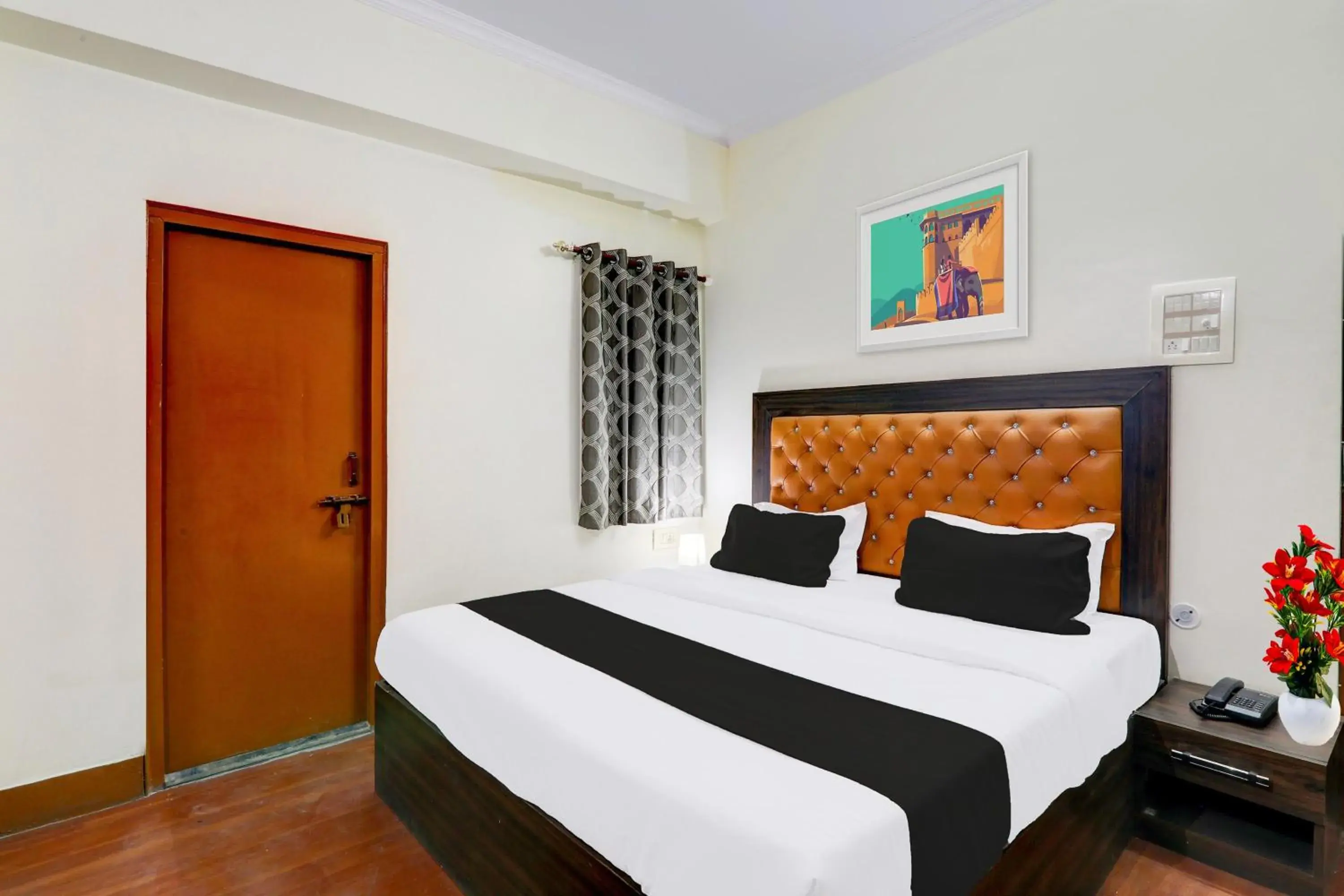 Bedroom, Bed in Super Collection O Alambagh Formerly BM Palace Bedroom, Bed in Super Collection O Alambagh Formerly BM Palace