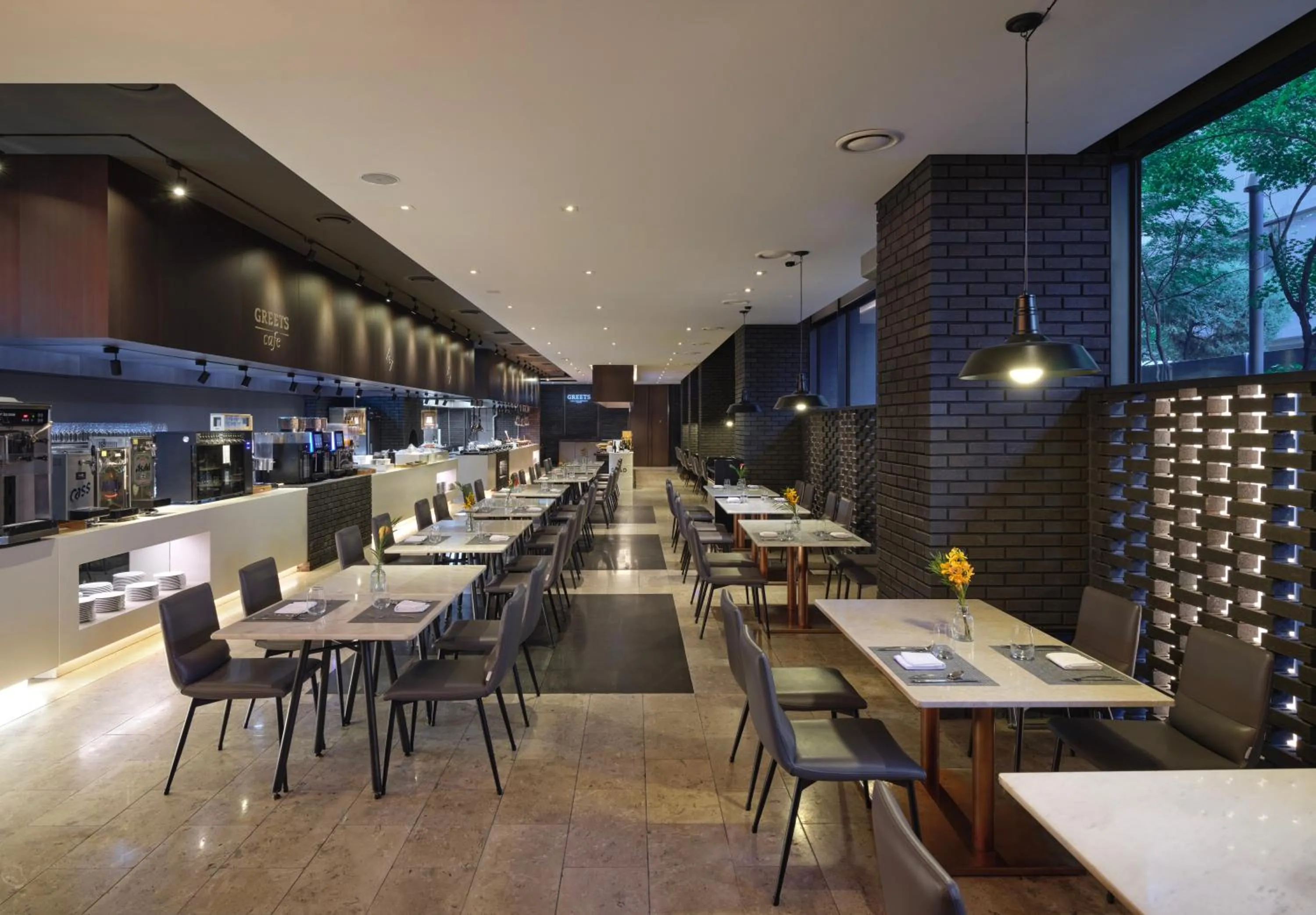 Restaurant/places to eat in GLAD Yeouido