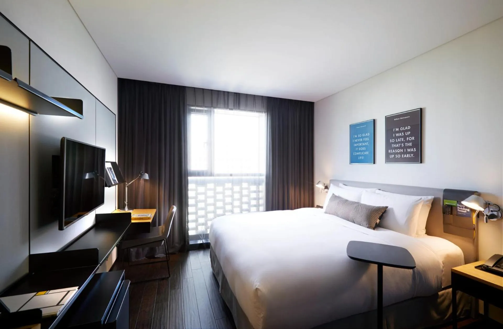 Photo of the whole room, Bed in GLAD Yeouido
