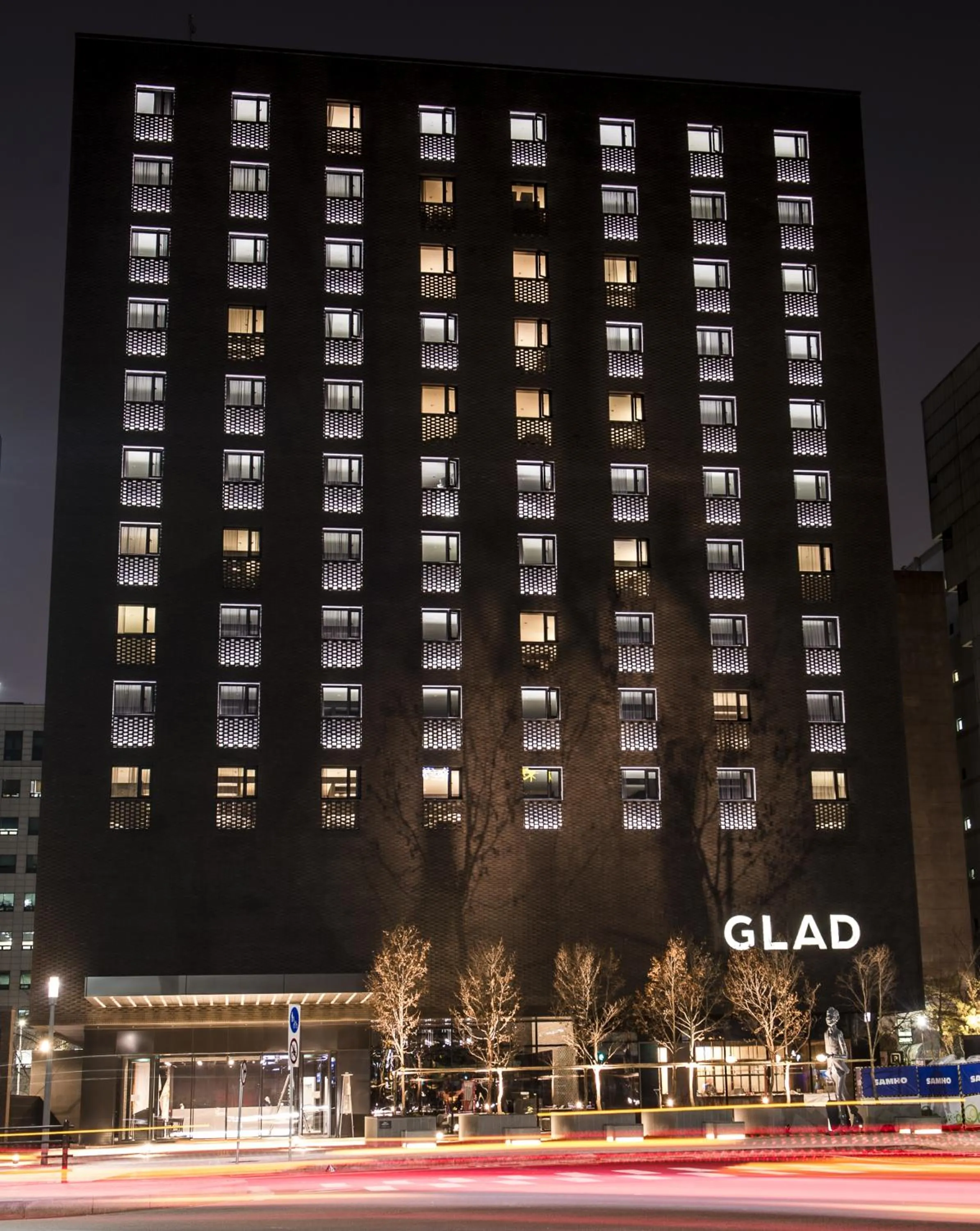Facade/entrance in GLAD Yeouido