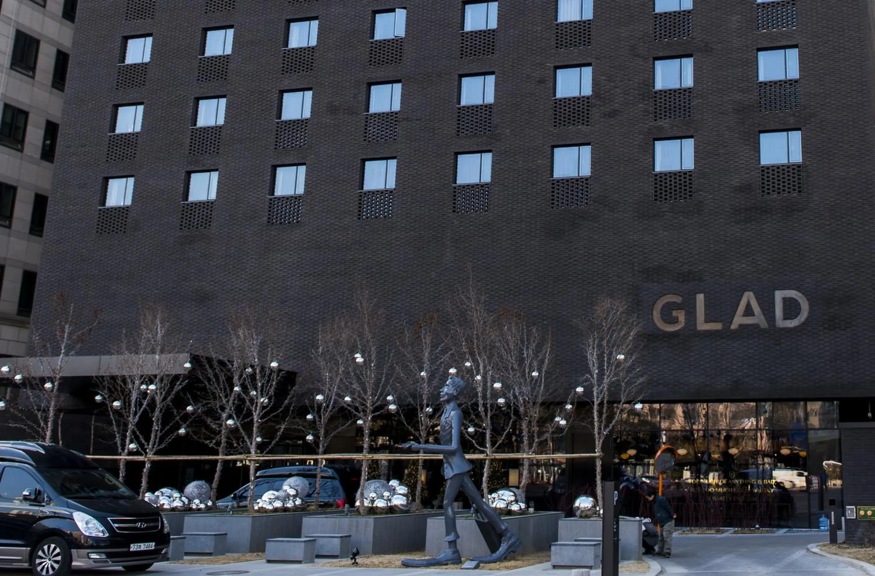 Facade/entrance in GLAD Yeouido Facade/entrance in GLAD Yeouido