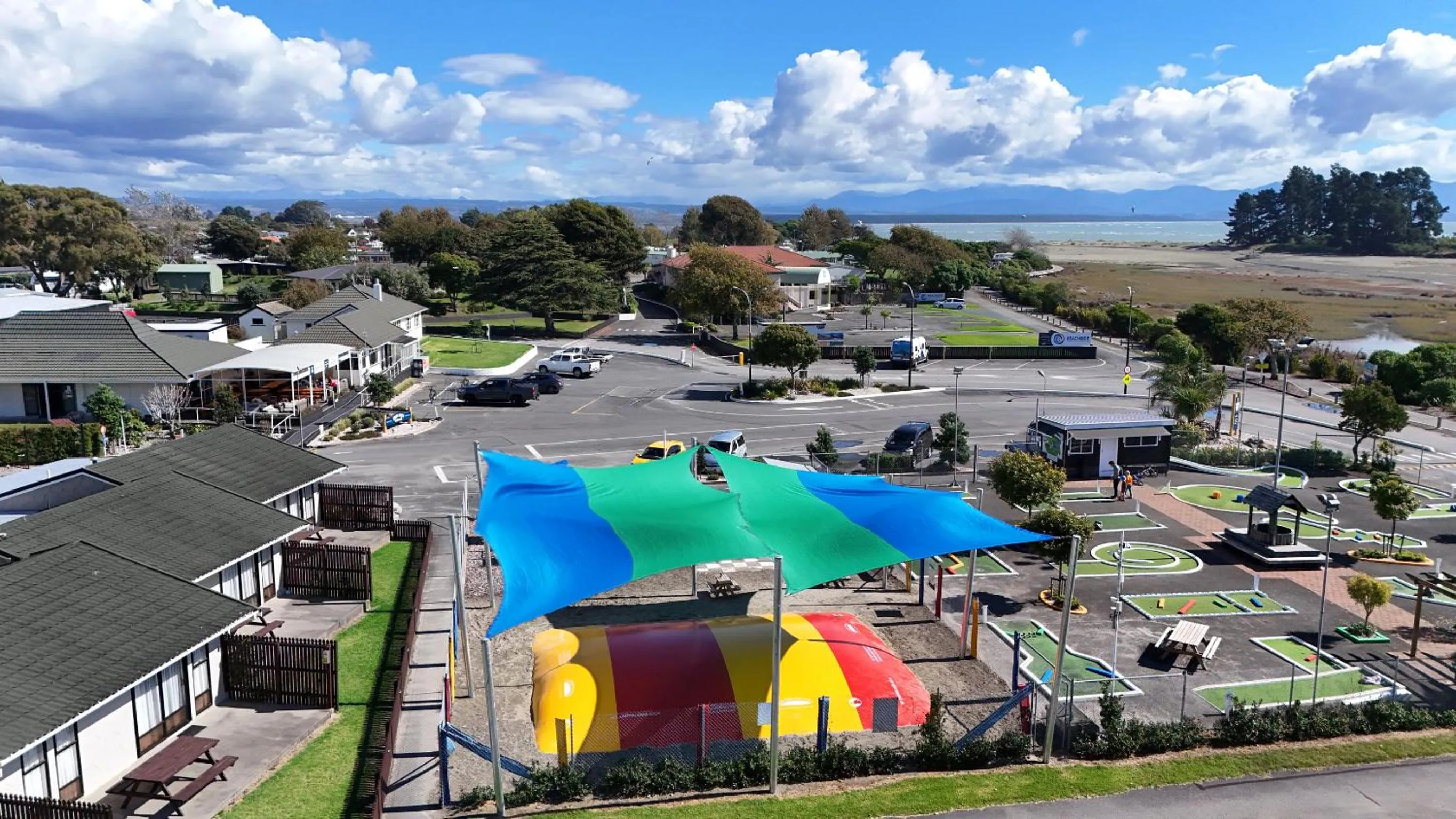 Facade/entrance in Tāhuna Beach Holiday Park