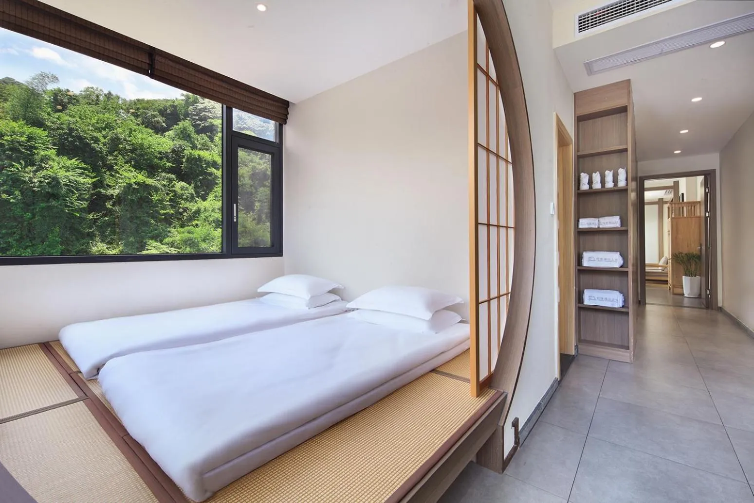 Bed in The Giggling Tree