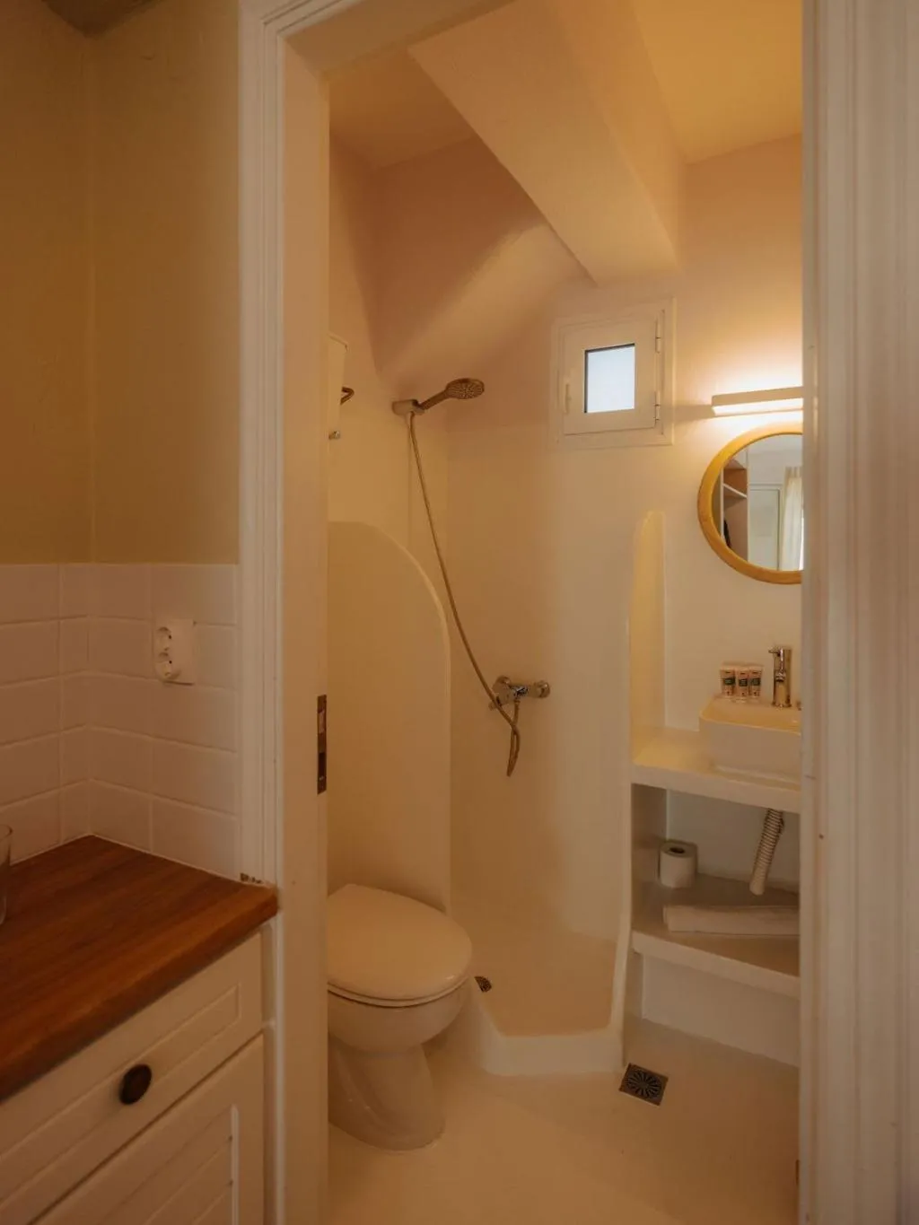 Bathroom in Adelfia Studios