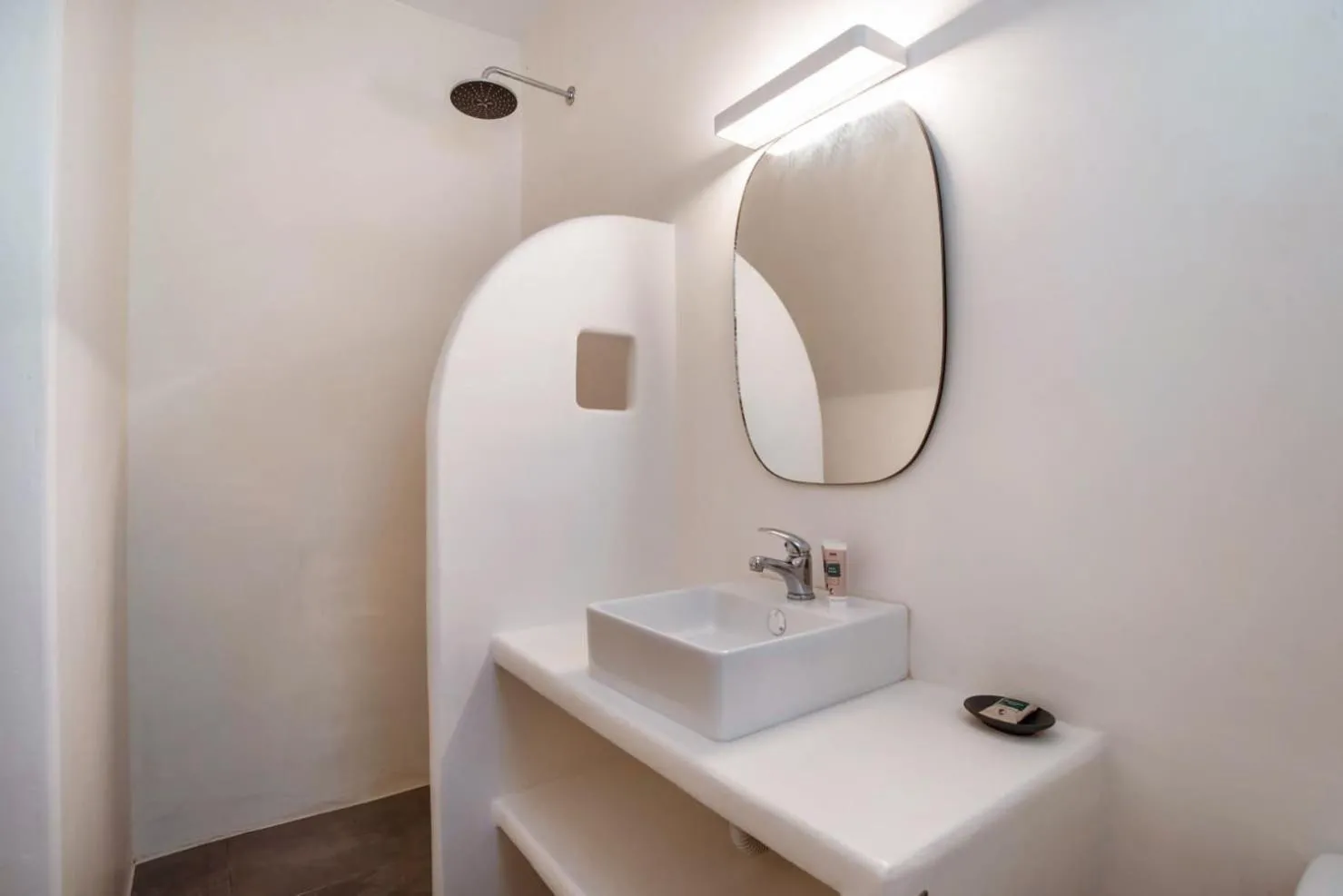Bathroom in Adelfia Studios