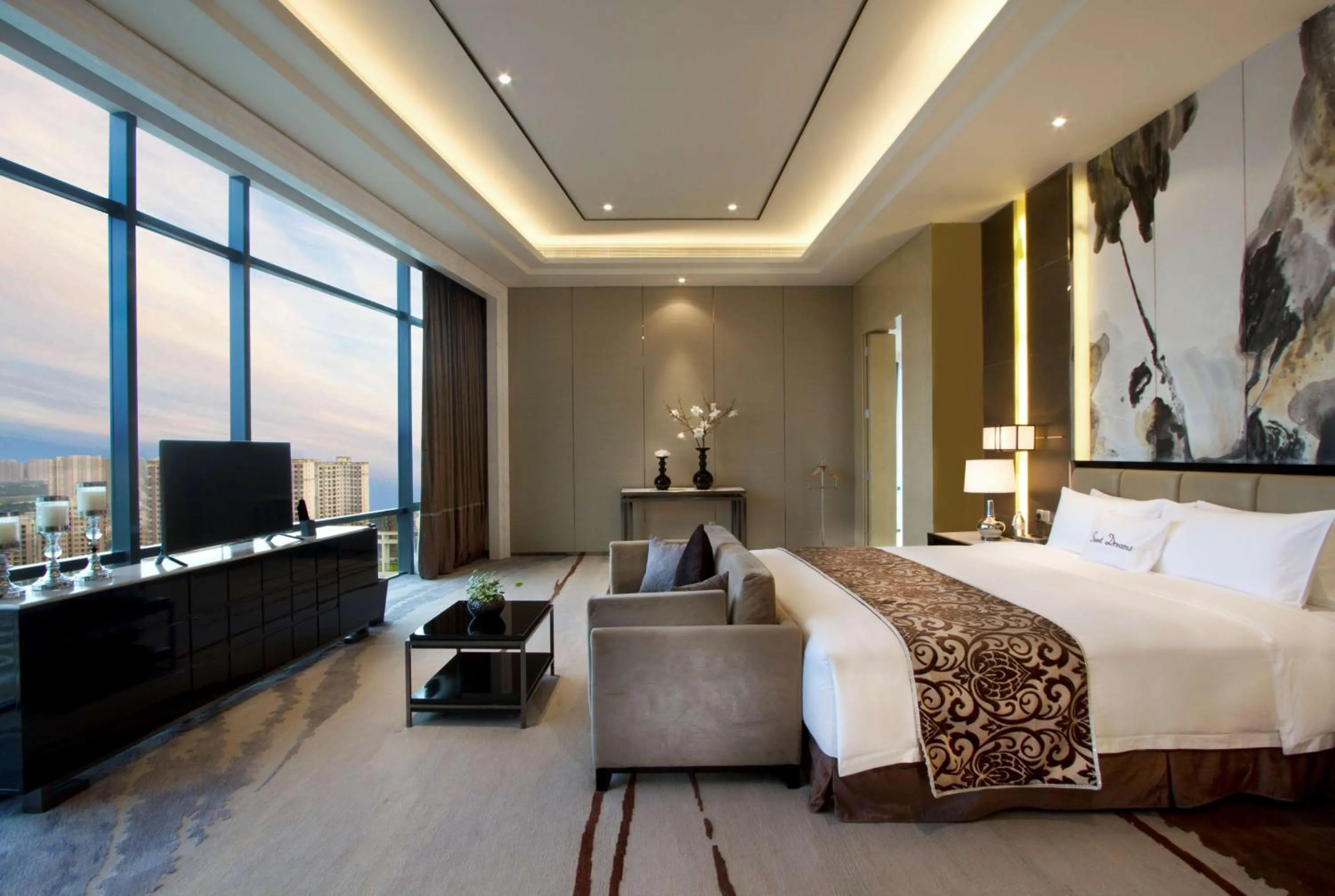 Bedroom, Bed in DoubleTree by Hilton Heyuan