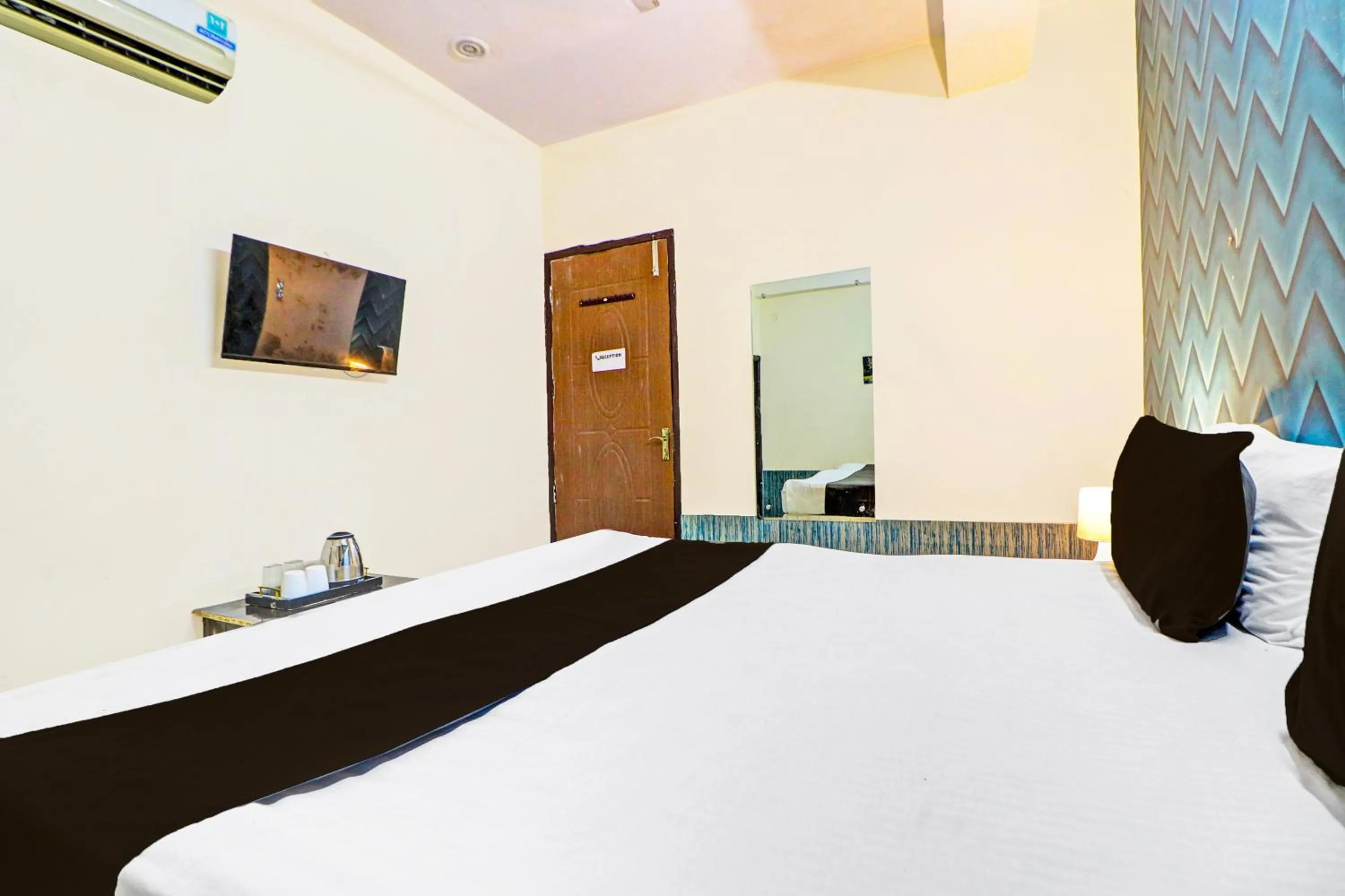 Bedroom, Bed in Super Hotel O Honey Inn