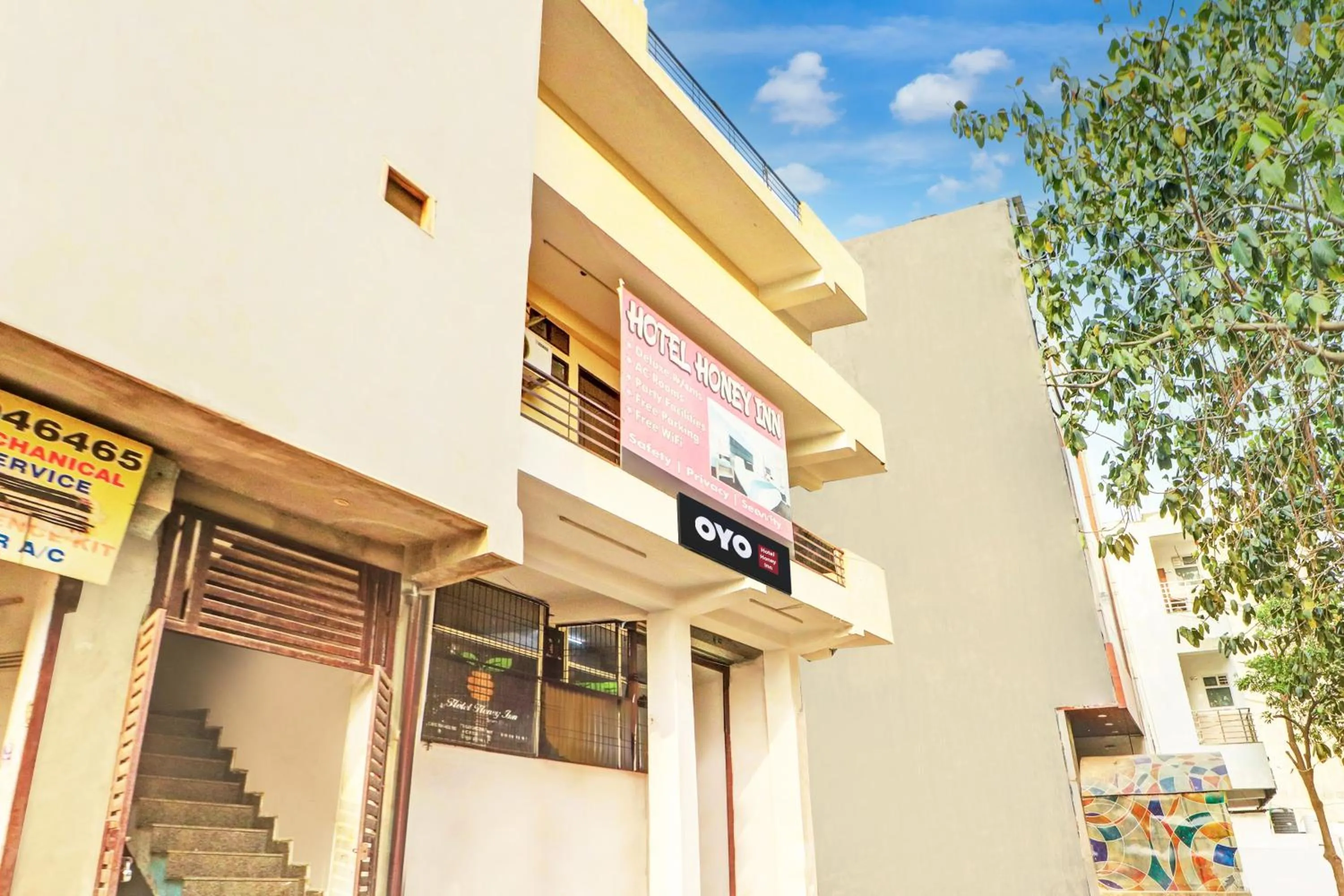 Facade/entrance in Super Hotel O Honey Inn