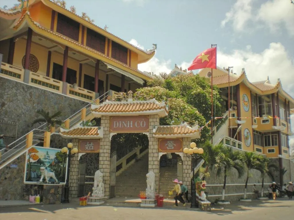 Nearby landmark in Quốc Ân Motel