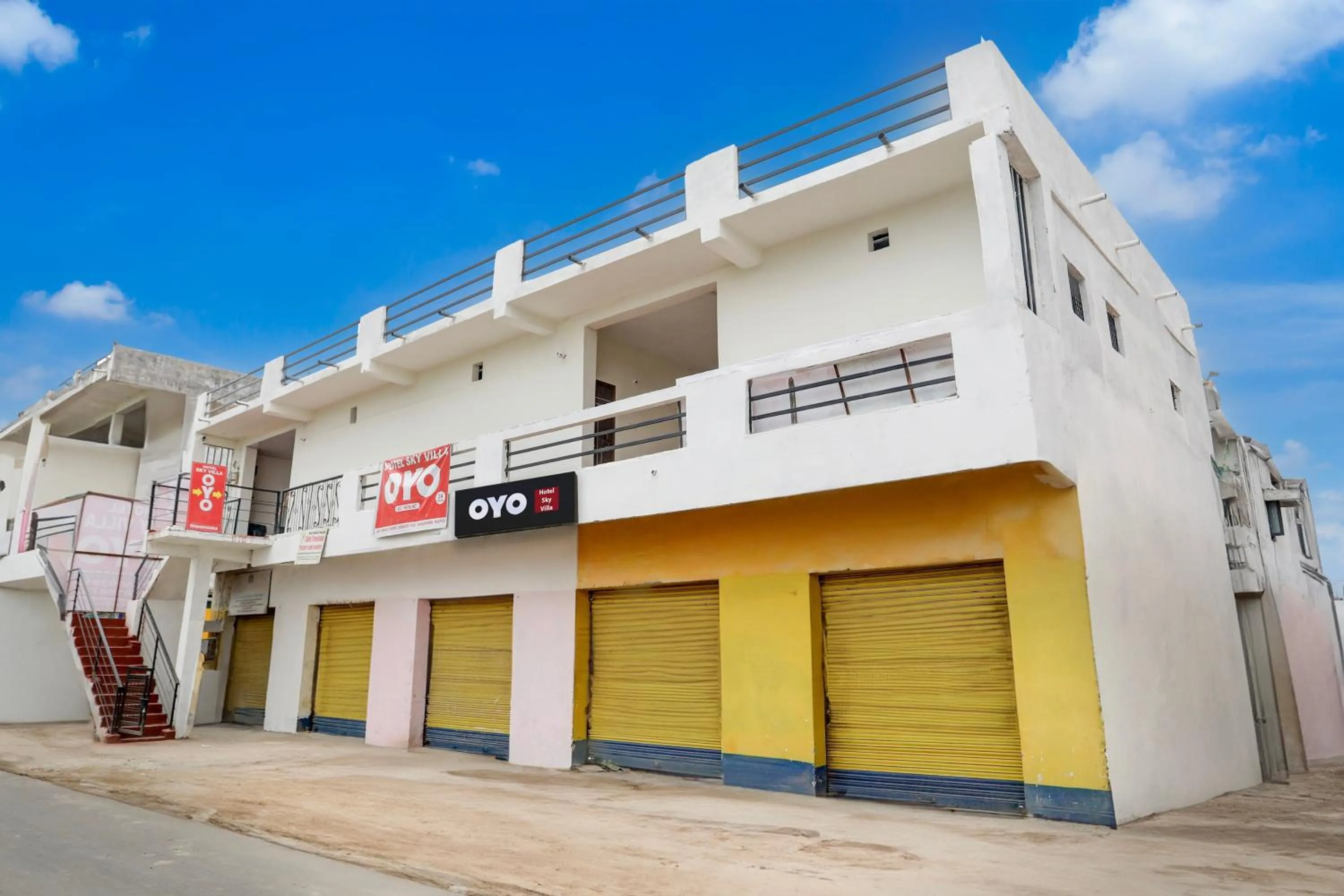 Facade/entrance in Hotel O Sky Villa
