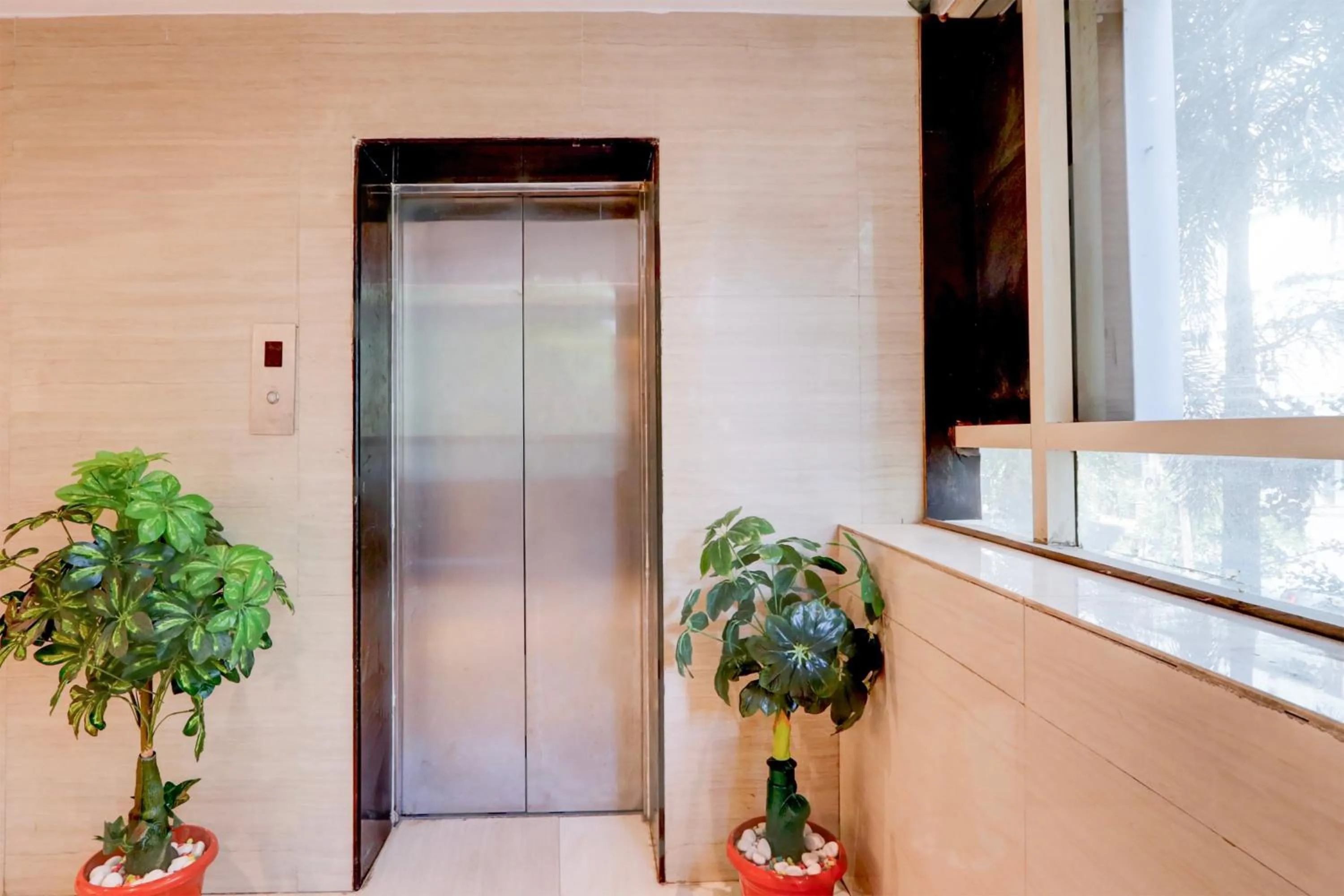 Lobby or reception in Super Townhouse Lotus Grand