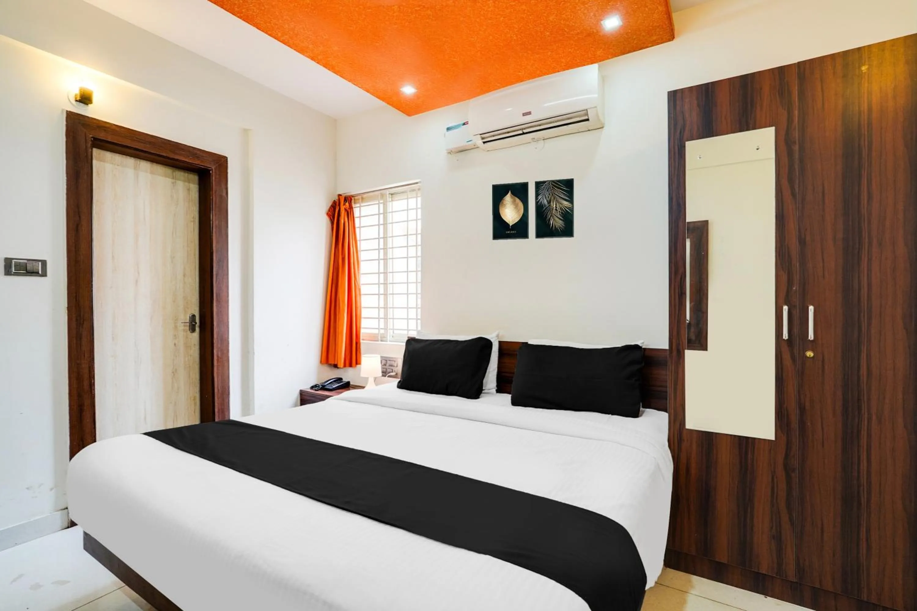 Bedroom, Bed in Super Collection O Bangalore Airport Road