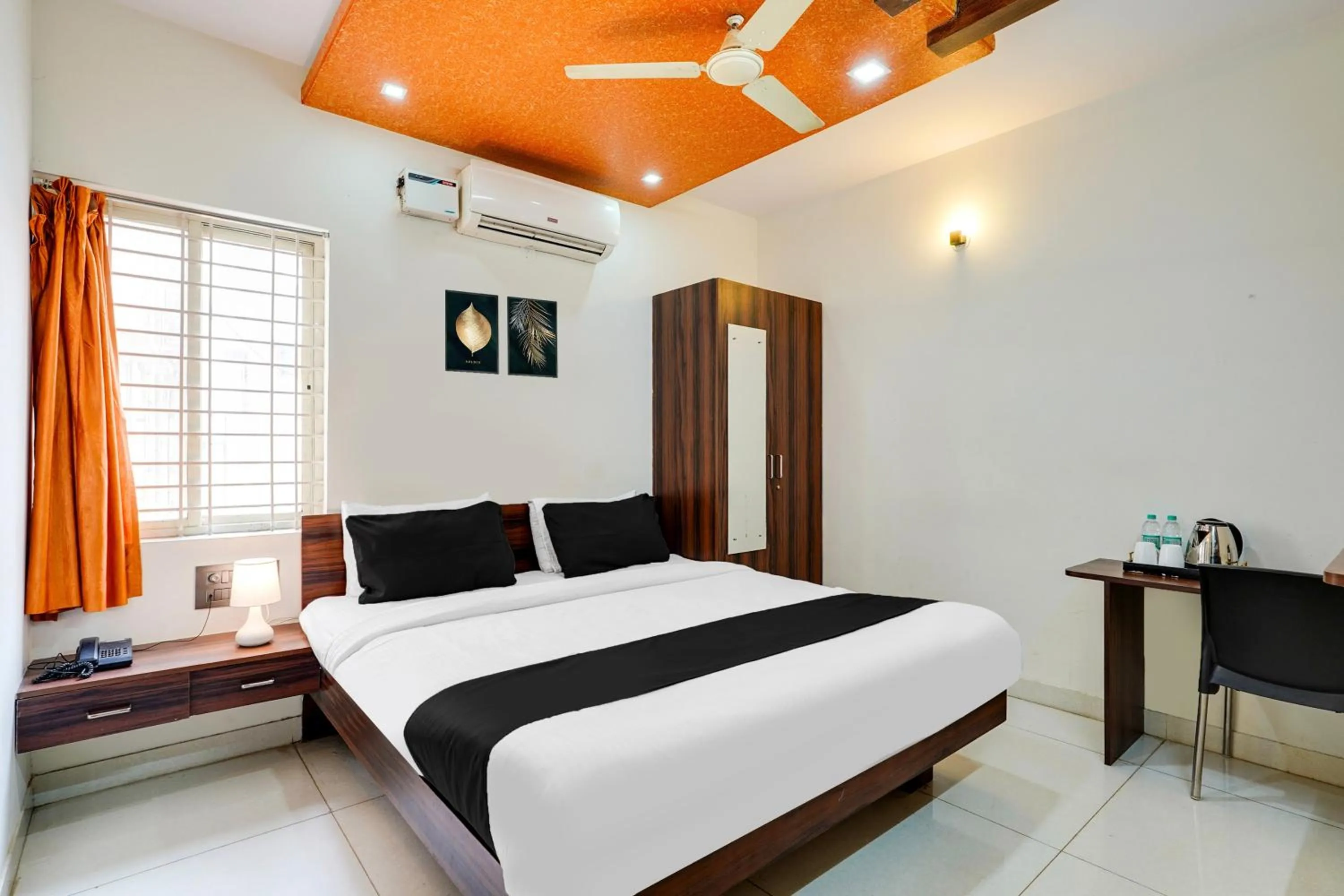 Bedroom, Bed in Super Collection O Bangalore Airport Road