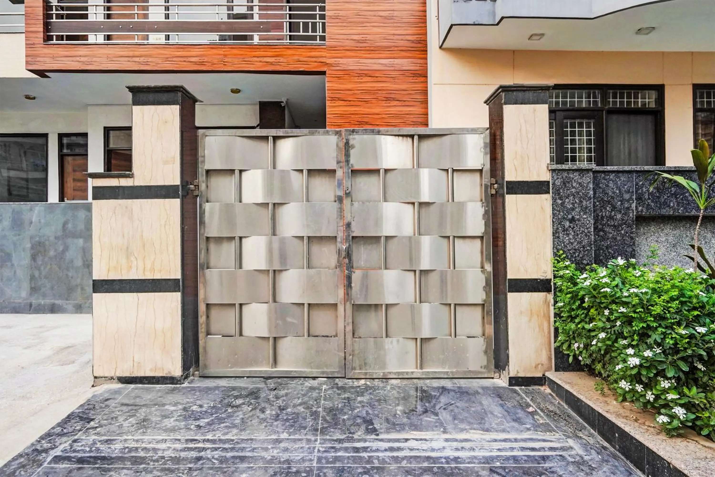 Facade/entrance in Townhouse Delight Inn