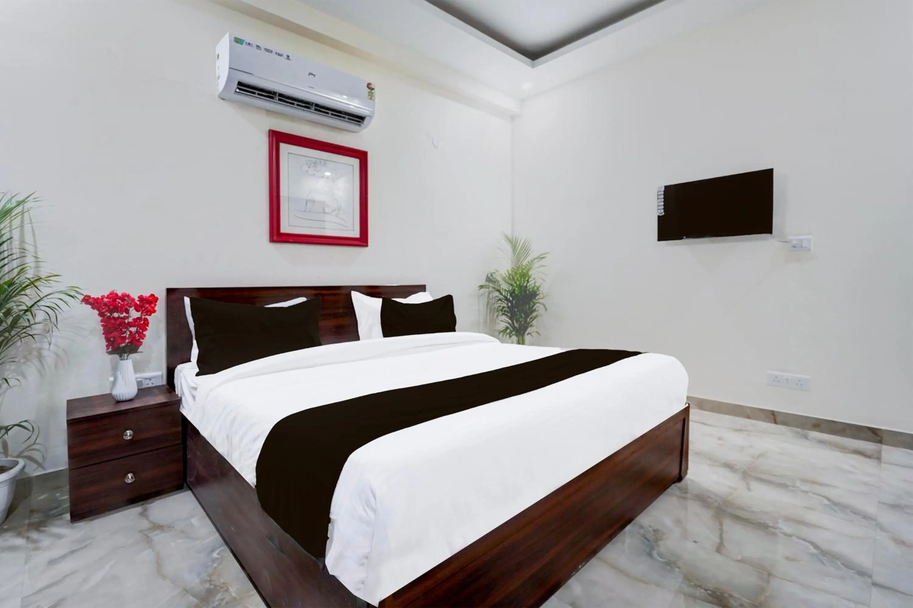 Bedroom, Bed in Townhouse Delight Inn