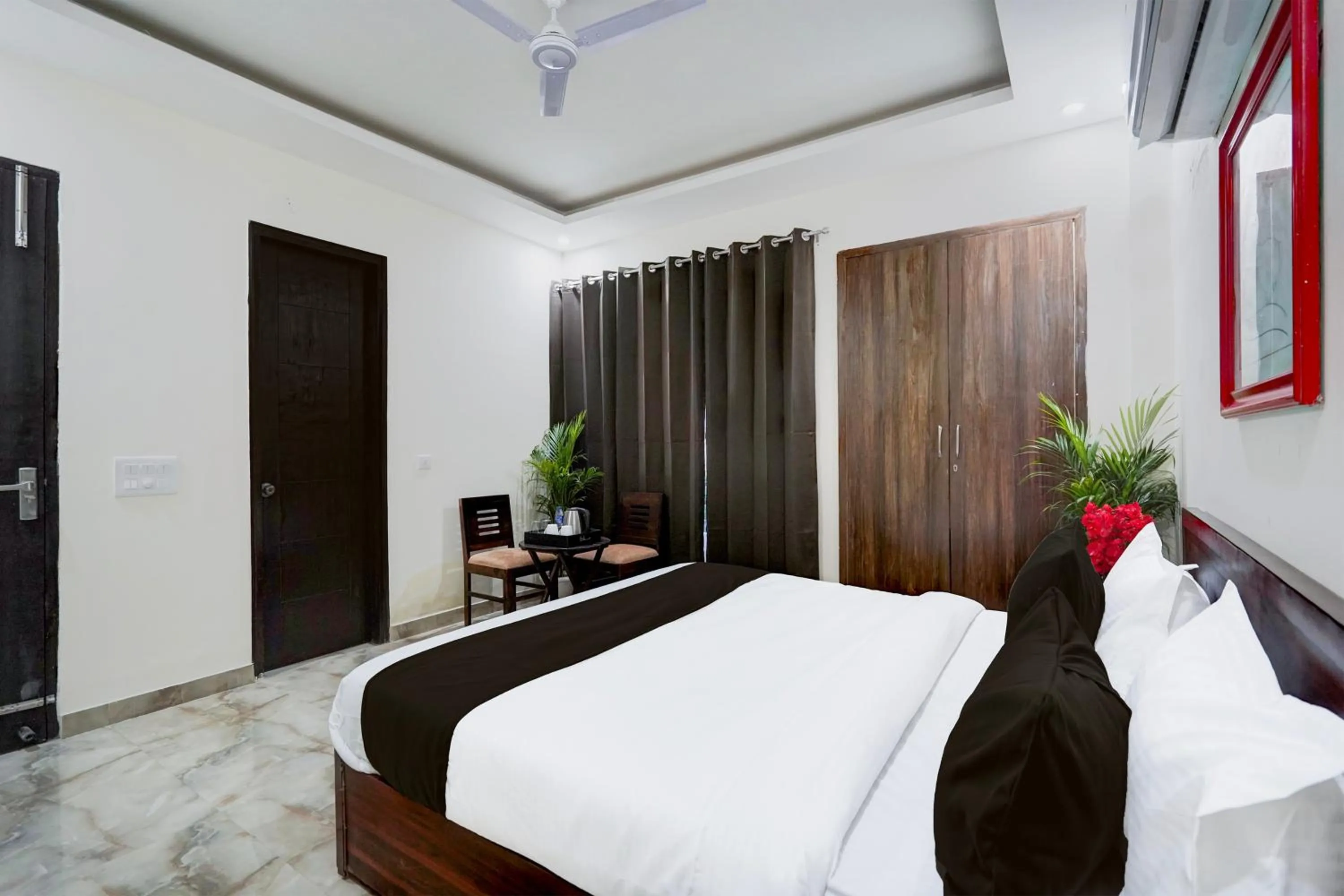 Bedroom, Bed in Townhouse Delight Inn