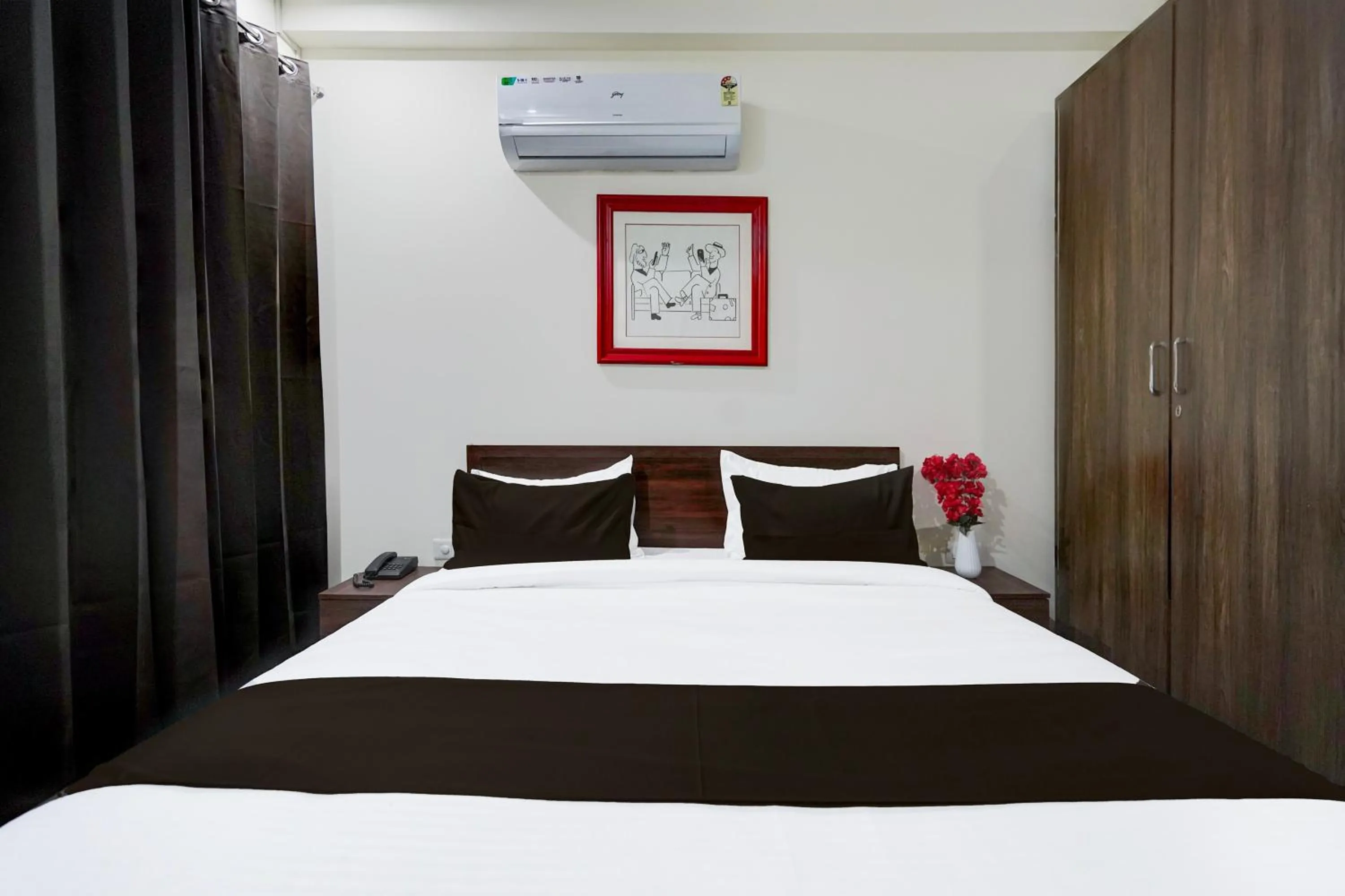 Bedroom, Bed in Townhouse Delight Inn