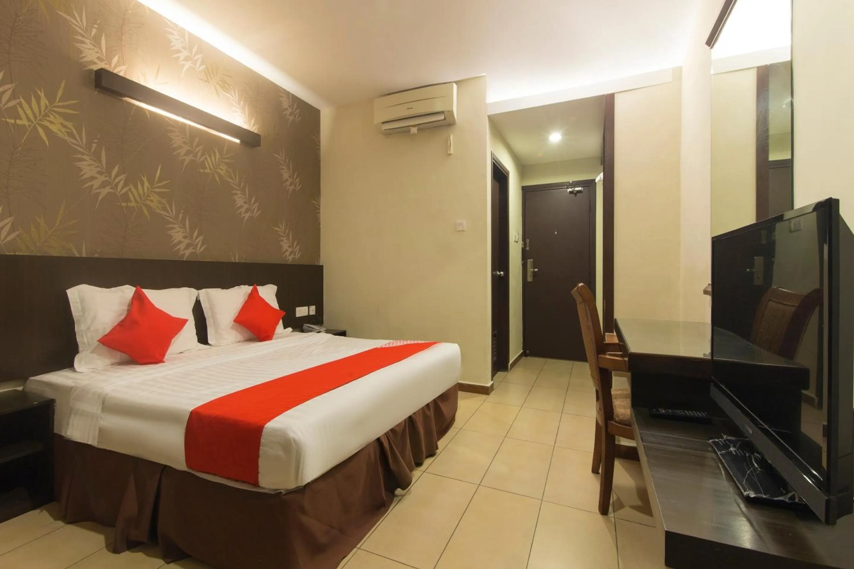 Bedroom, Bed in Hotel O Bei King