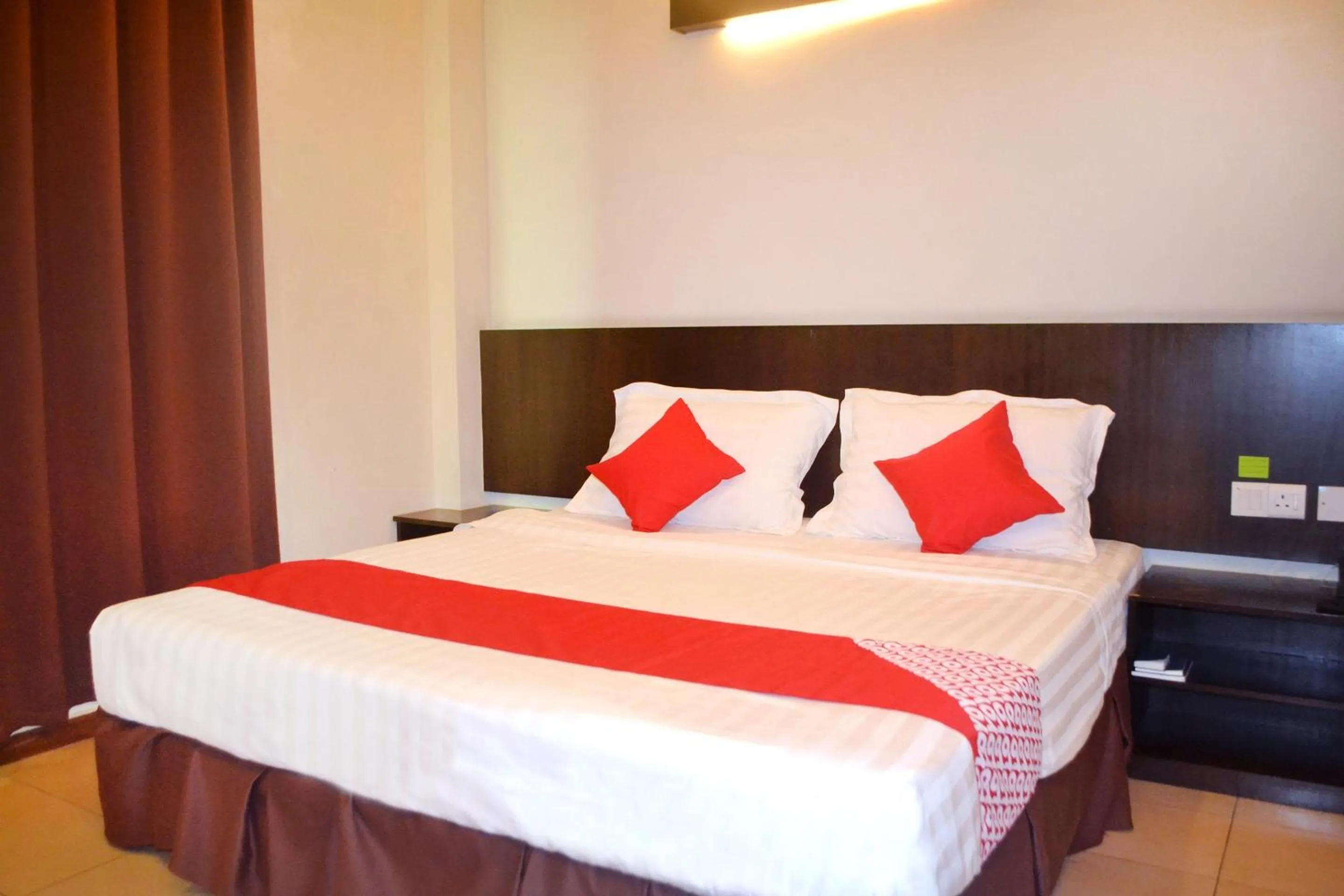 Bedroom, Bed in Hotel O Bei King