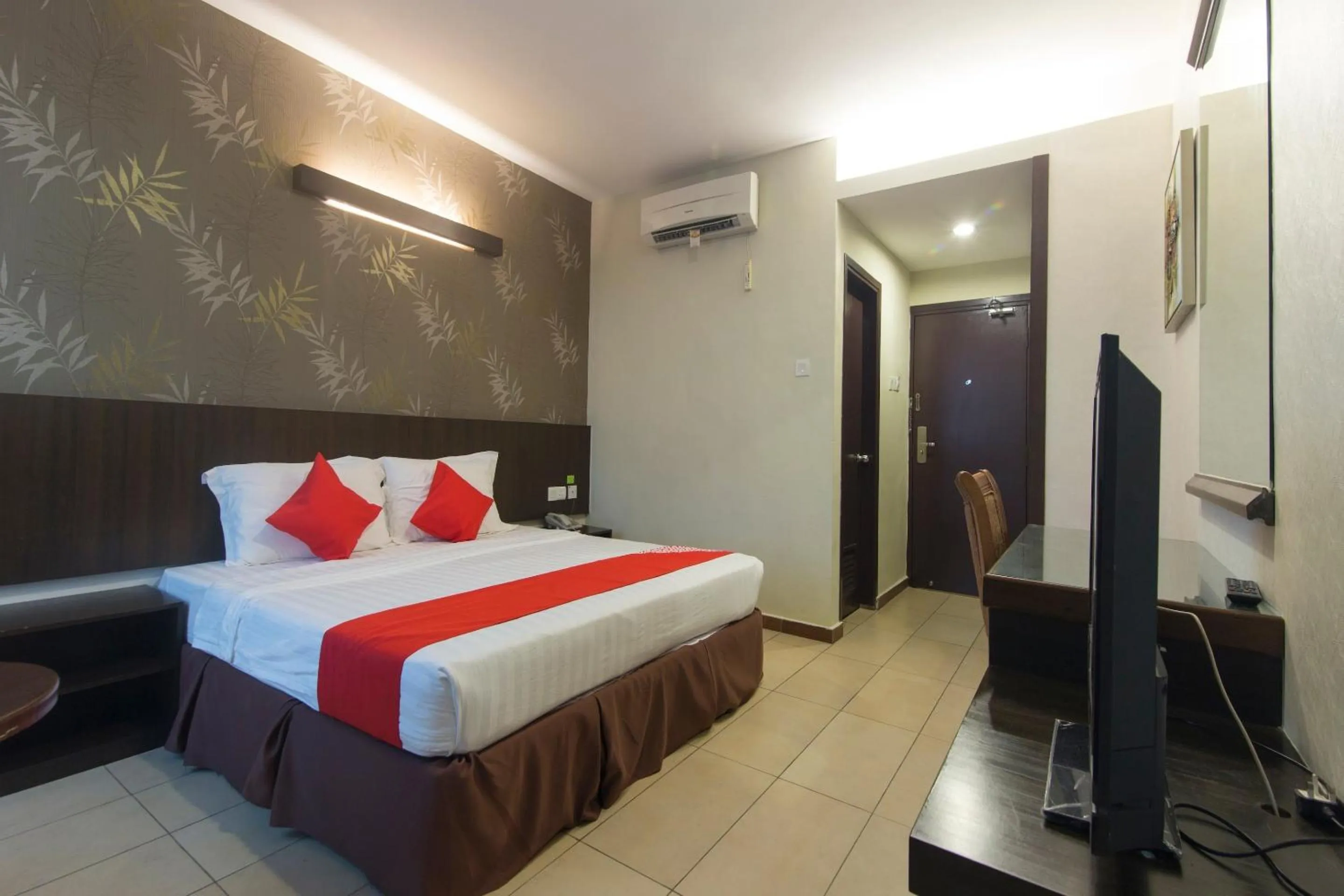 Bedroom, Bed in Hotel O Bei King