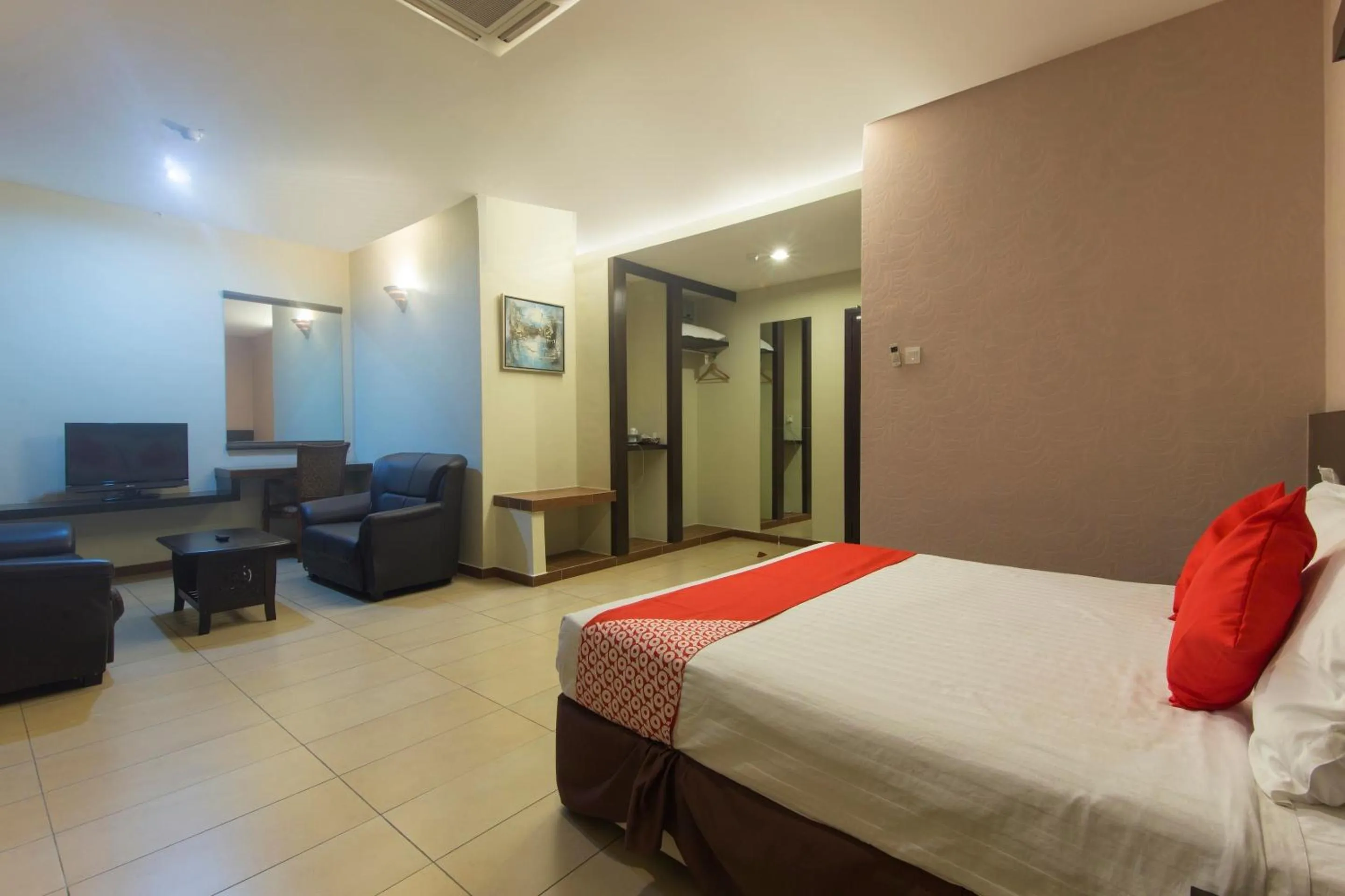 Bedroom, Bed in Hotel O Bei King