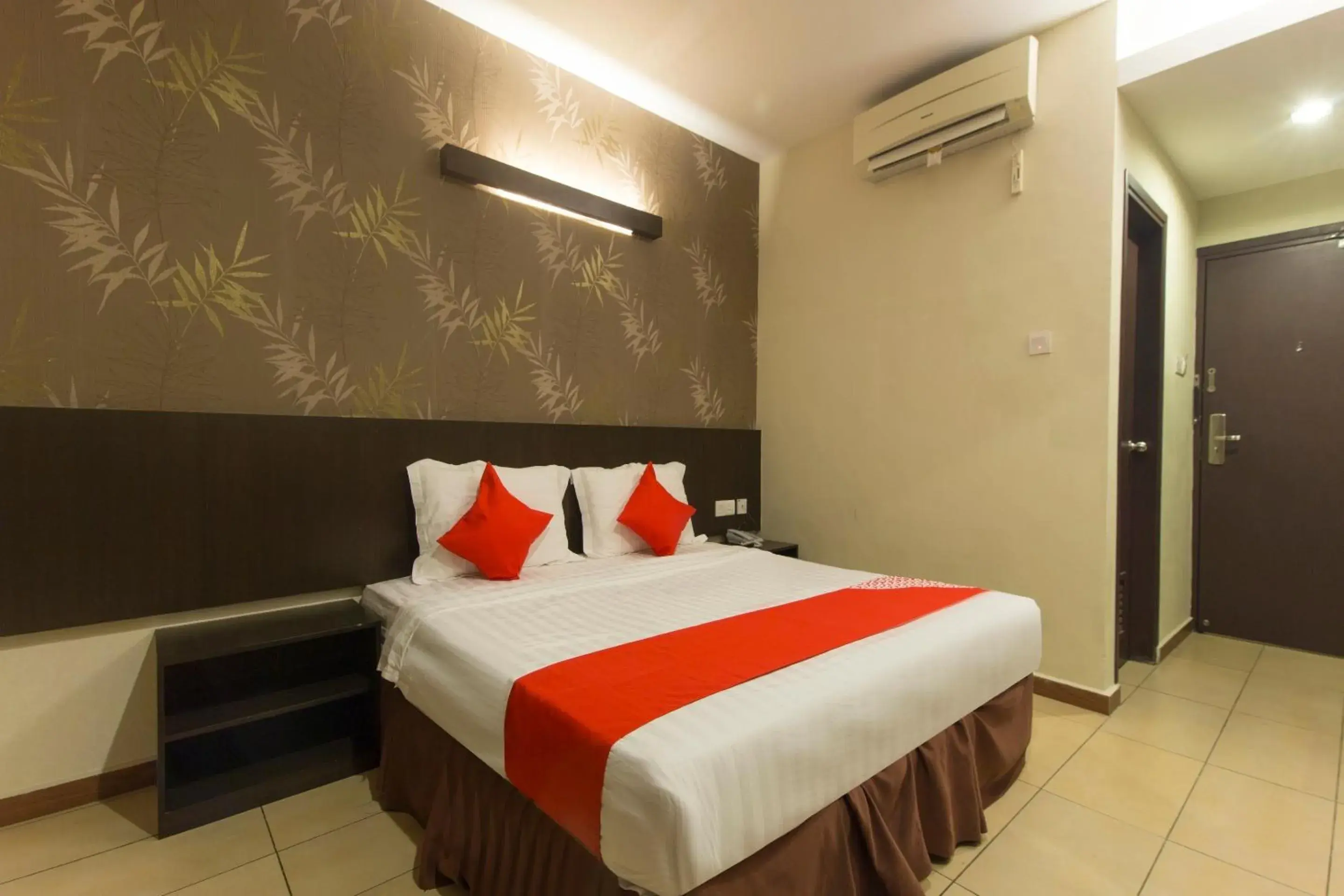 Deluxe King Room - single occupancy in Hotel O Bei King Deluxe King Room - single occupancy in Hotel O Bei King