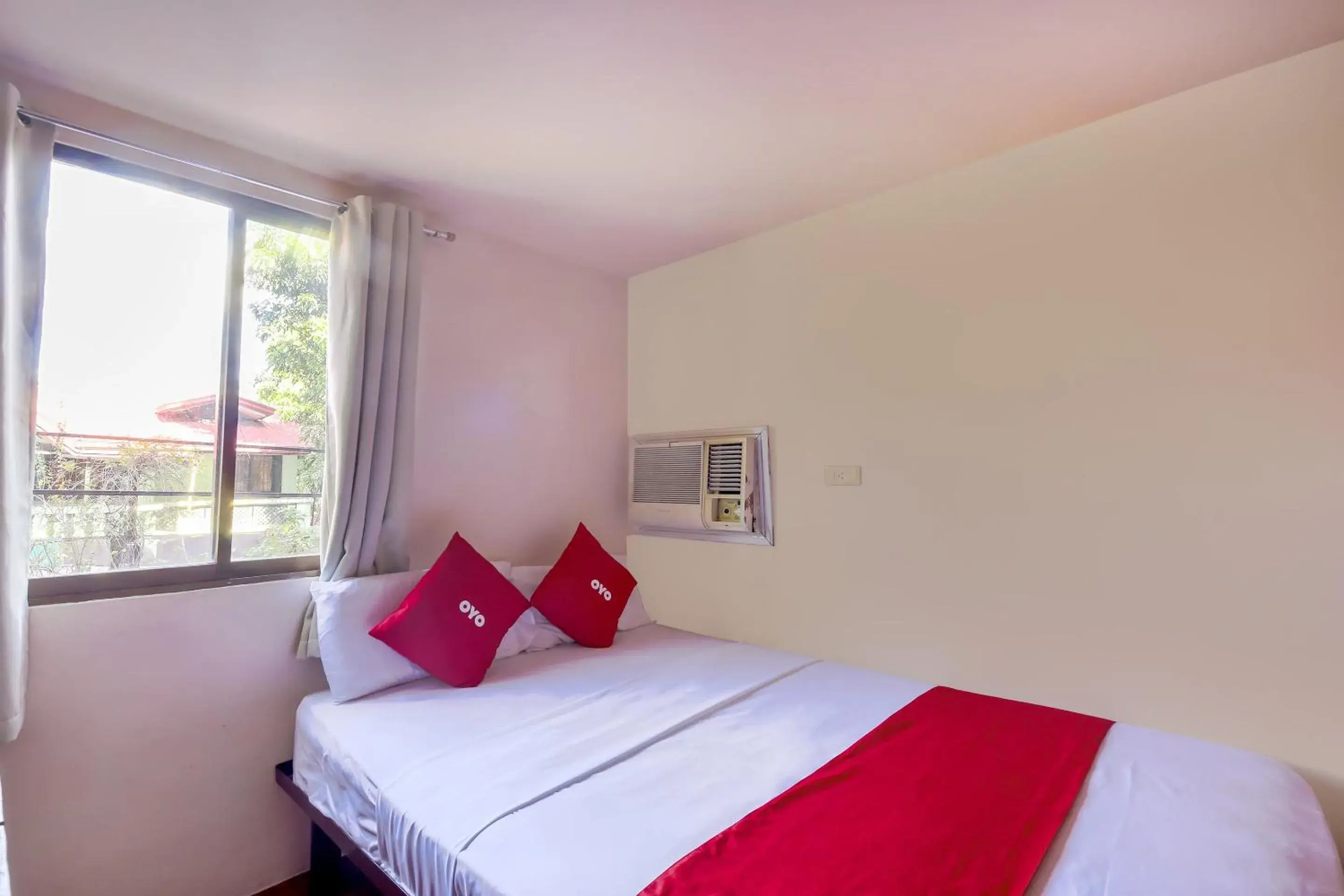 Bedroom, Bed in Cote D' Azure Bedroom, Bed in Cote D' Azure