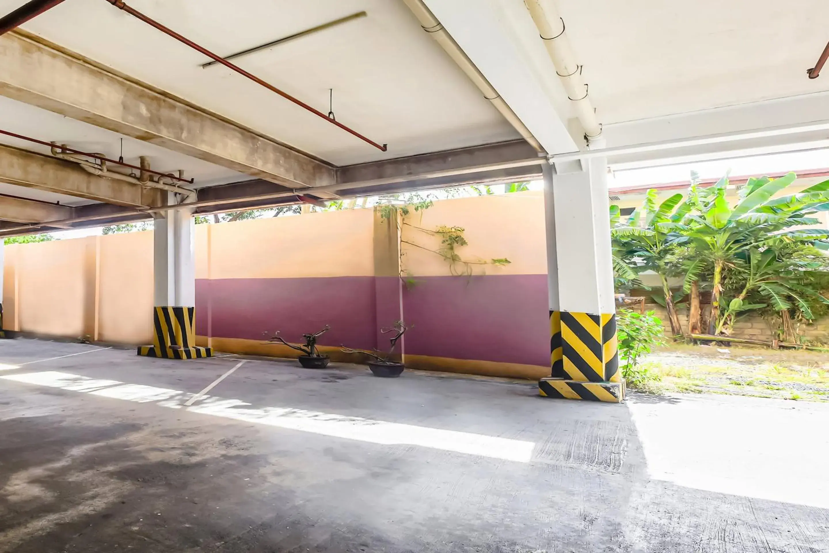 Facade/entrance in Cote D' Azure Facade/entrance in Cote D' Azure